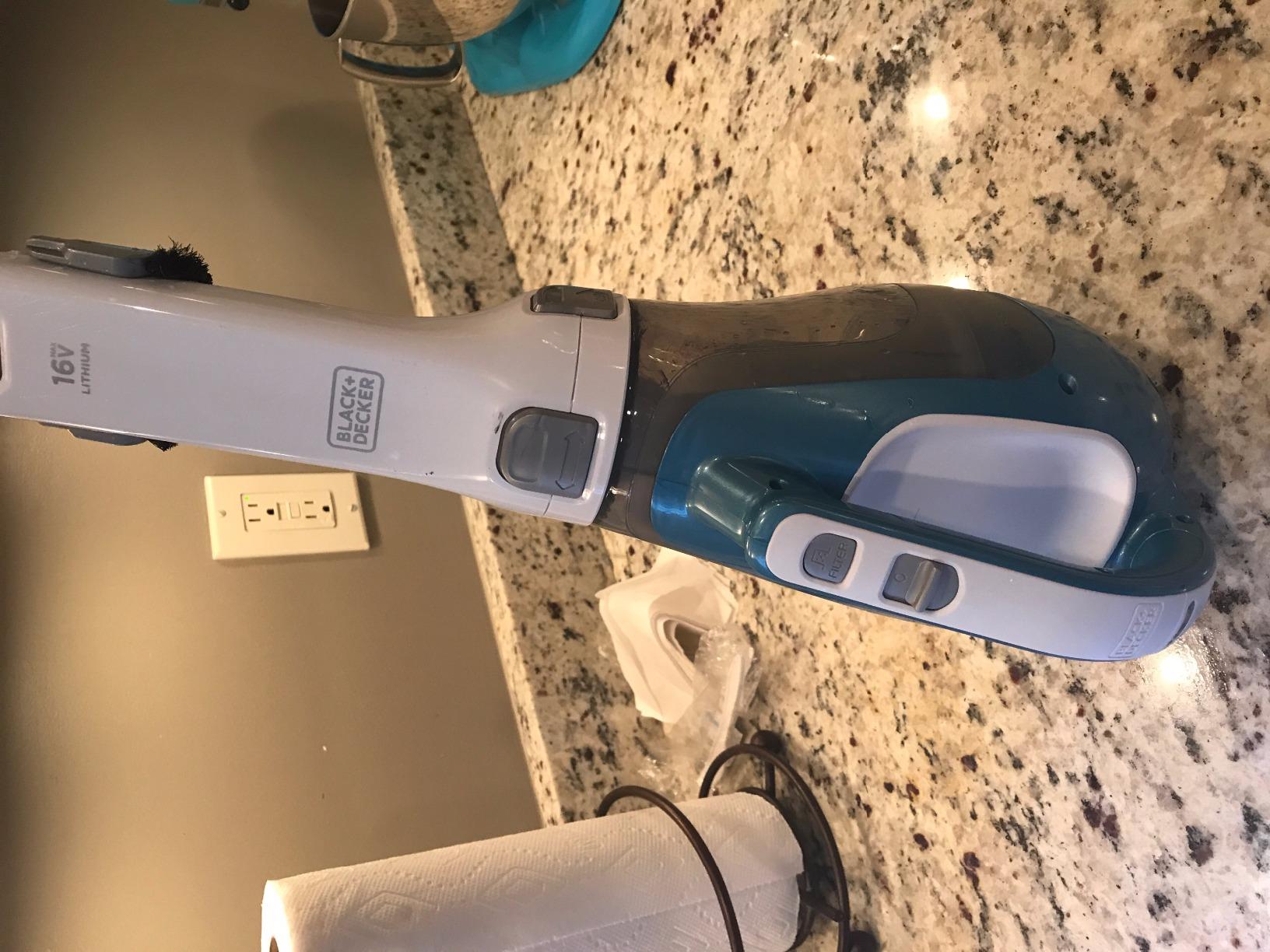 BLACK+DECKER dustbuster AdvancedClean Handheld Vacuum Cordless, Compact Home and Car Vacuum with Crevice Tool, Rotating Nozzle and Charging Station, Large Dust Bowl (CHV1410L) customer photo 2