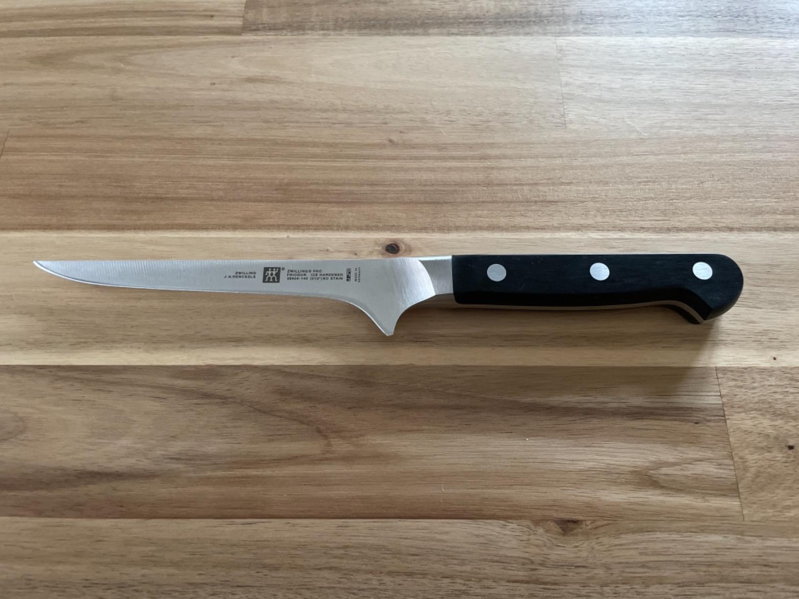 ZWILLING Pro 5.5-inch Razor-Sharp German Flexible Boning Knife, Made in Company-Owned German Factory with Special Formula Steel perfected for almost 300 Years, Dishwasher Safe customer photo 1