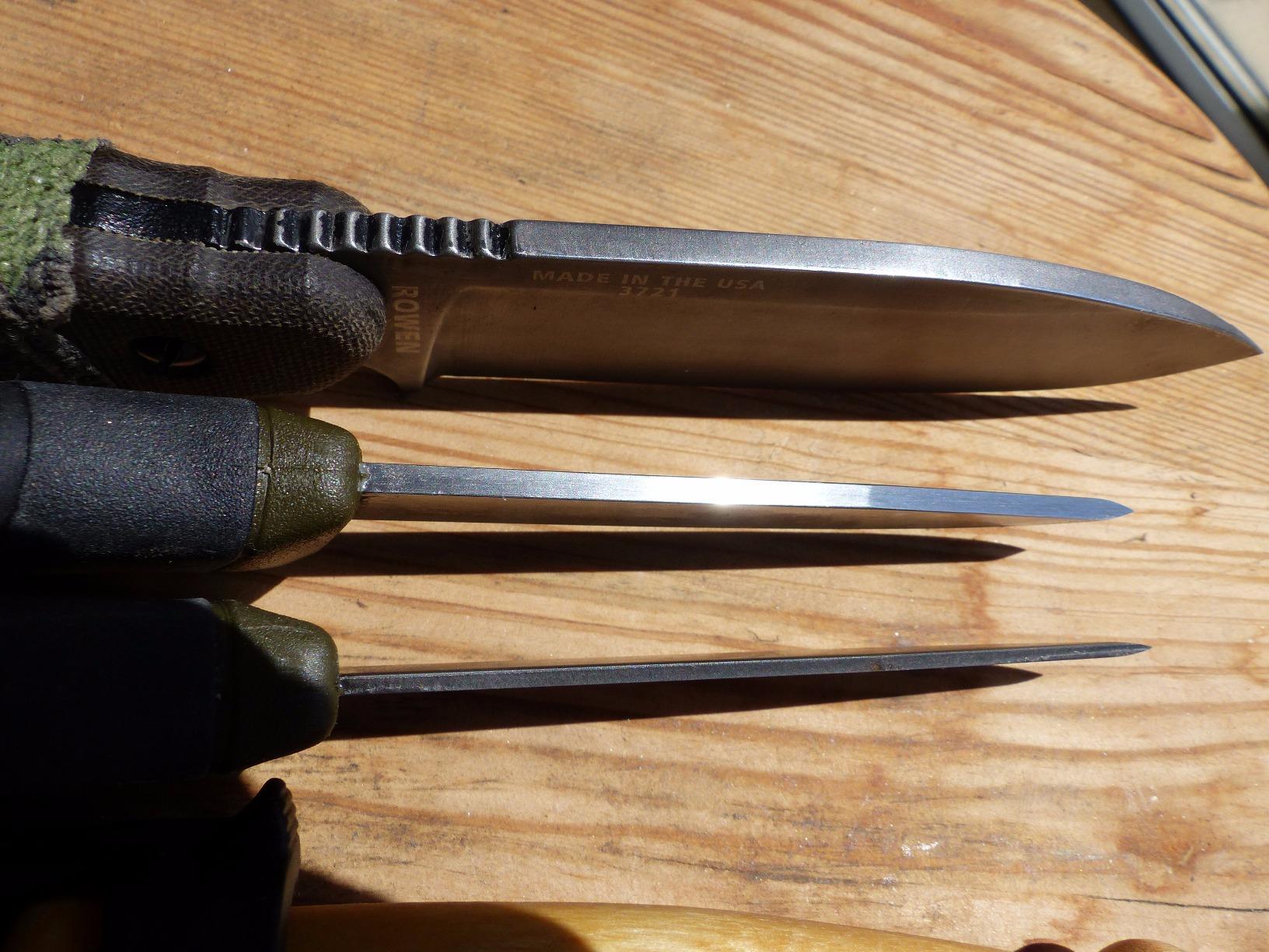 Morakniv Companion Heavy Duty Knife with Sandvik Carbon Steel Blade, 0.125/4.1-Inch customer photo 1