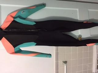 O'Neill Women's Epic 3:2mm Back Zip Full Wetsuit customer photo 1