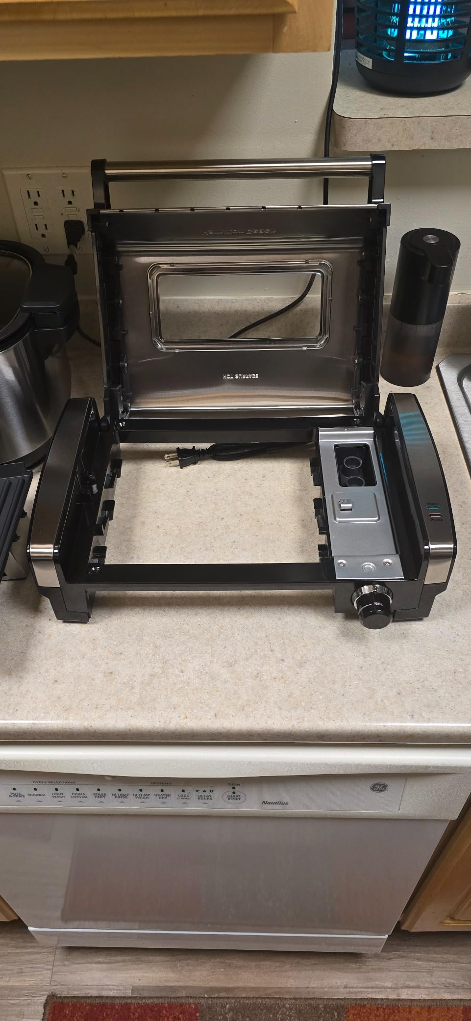 Hamilton Beach Electric Indoor Searing Grill with Viewing Window & Adjustable Temperature Control to 450F customer photo 1