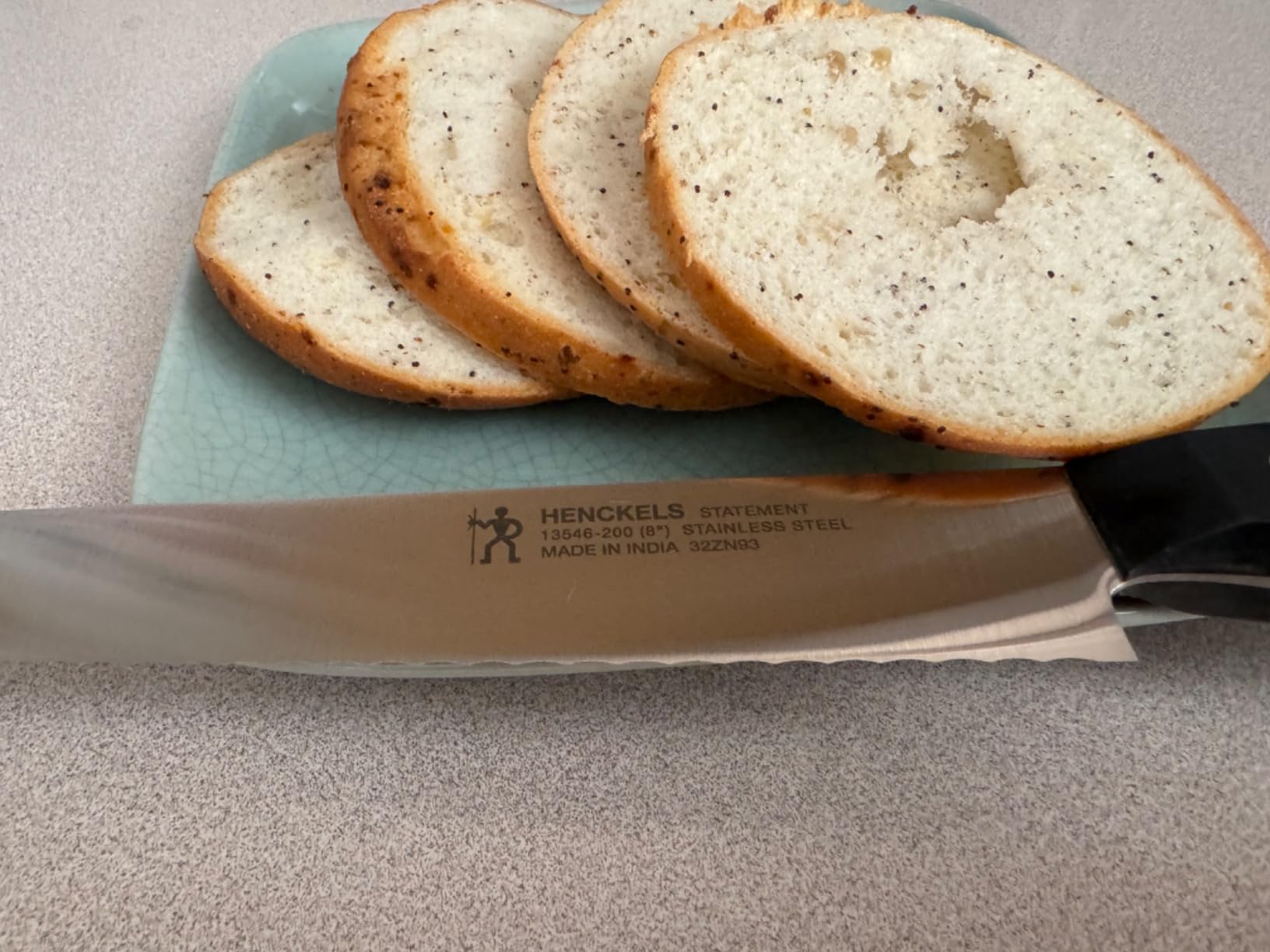 HENCKELS Statement Razor-Sharp 8-Inch Bread Knife German Engineered customer photo 2