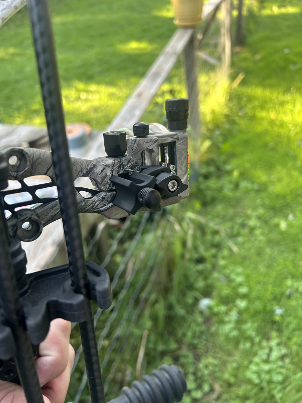 TRUGLO Carbon Hybrid Ultra Lightweight Micro-Adjustable 5-Pin Hunting Bow Sight customer photo 1