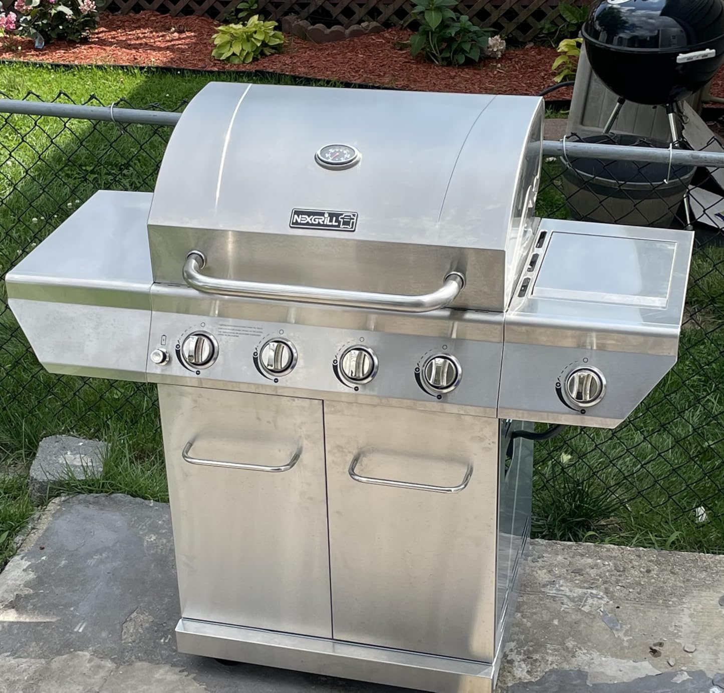 Nexgrill 4-Burner Propane Gas Grill in Stainless Steel with Side Burner, 60000BTUs, 626 sq. in. Cooking Space customer photo 1