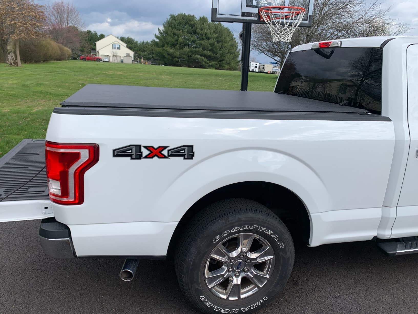 Gator EFX Soft Roll-Up Truck Bed Tonneau Cover - Heavy-Duty Truck Bed Protection - Durable Vinyl Panels - Hard Folding Tonneau Cover - 2015-2020 Ford F-150 (incl. Raptor) - 5'7