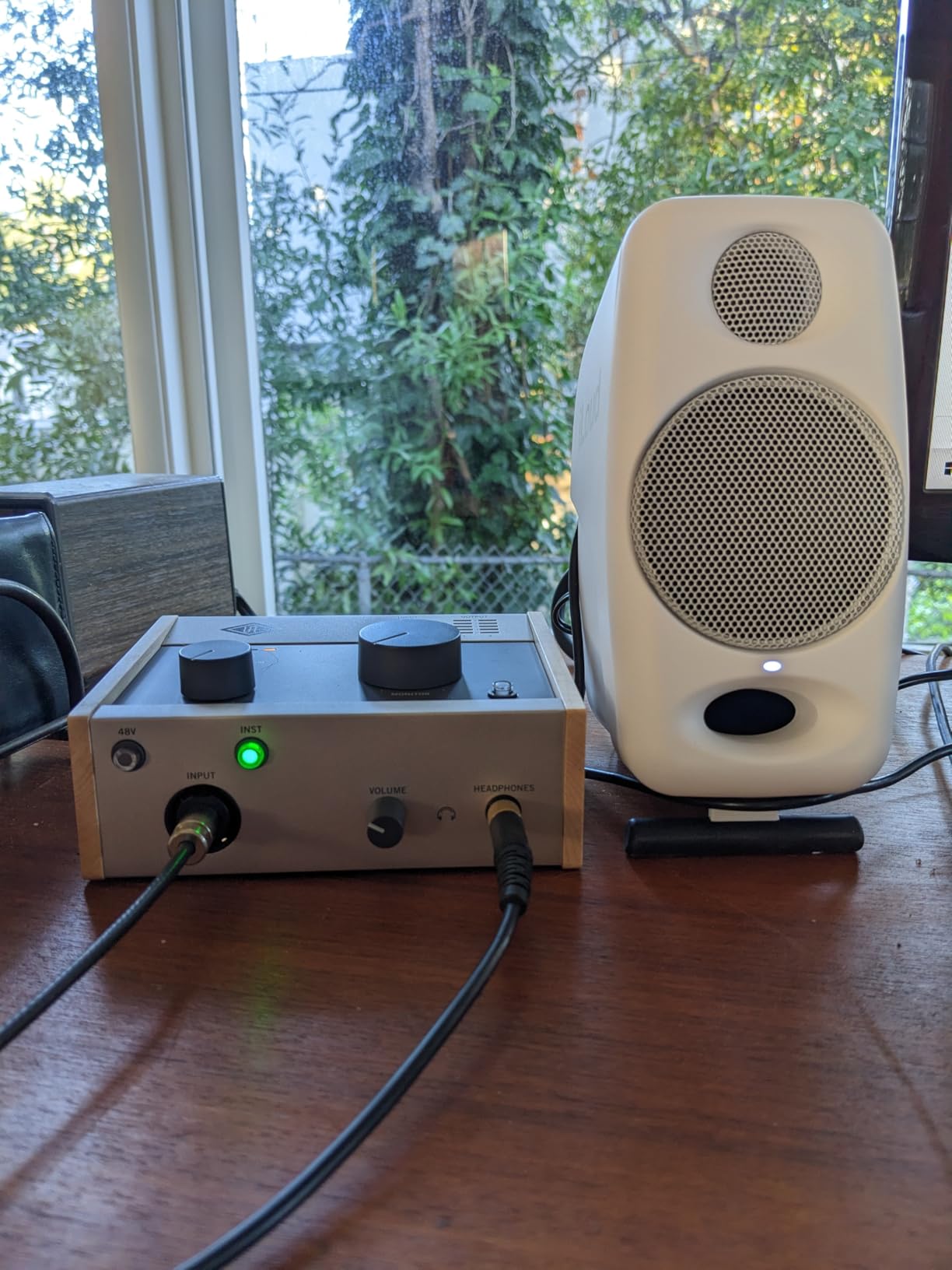 IK Multimedia iLoud Micro Monitor 50 watt Portable Wireless Bluetooth Studio Reference Monitors, Dual Speakers for Music Production, Mixing, Mastering, Composing, Producing and DJs customer photo 1