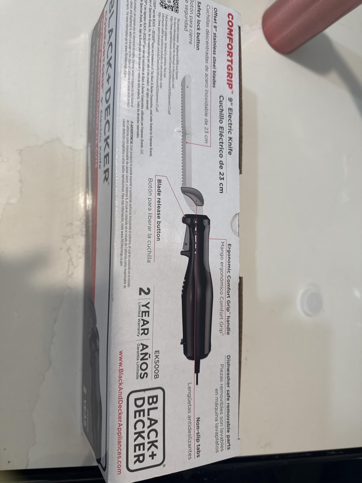 Black+Decker Comfort Grip Electric Knife with 7-Inch Stainless Steel Blades & Safety Lock Button, Ideal for Carving, Slicing & Cutting Meats, Turkey Bread & Craft Foam, Dishwasher Safe customer photo 2