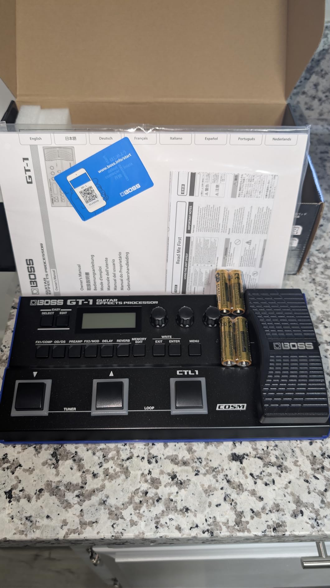 BOSS GT-1 Compact Guitar Effects Processor with Iconic Amps & Effects, Premium Sound Engine, Ideal for Beginner Guitarists, Durable & Lightweight, FREE Pro Patches via BOSS Tone Central customer photo 2