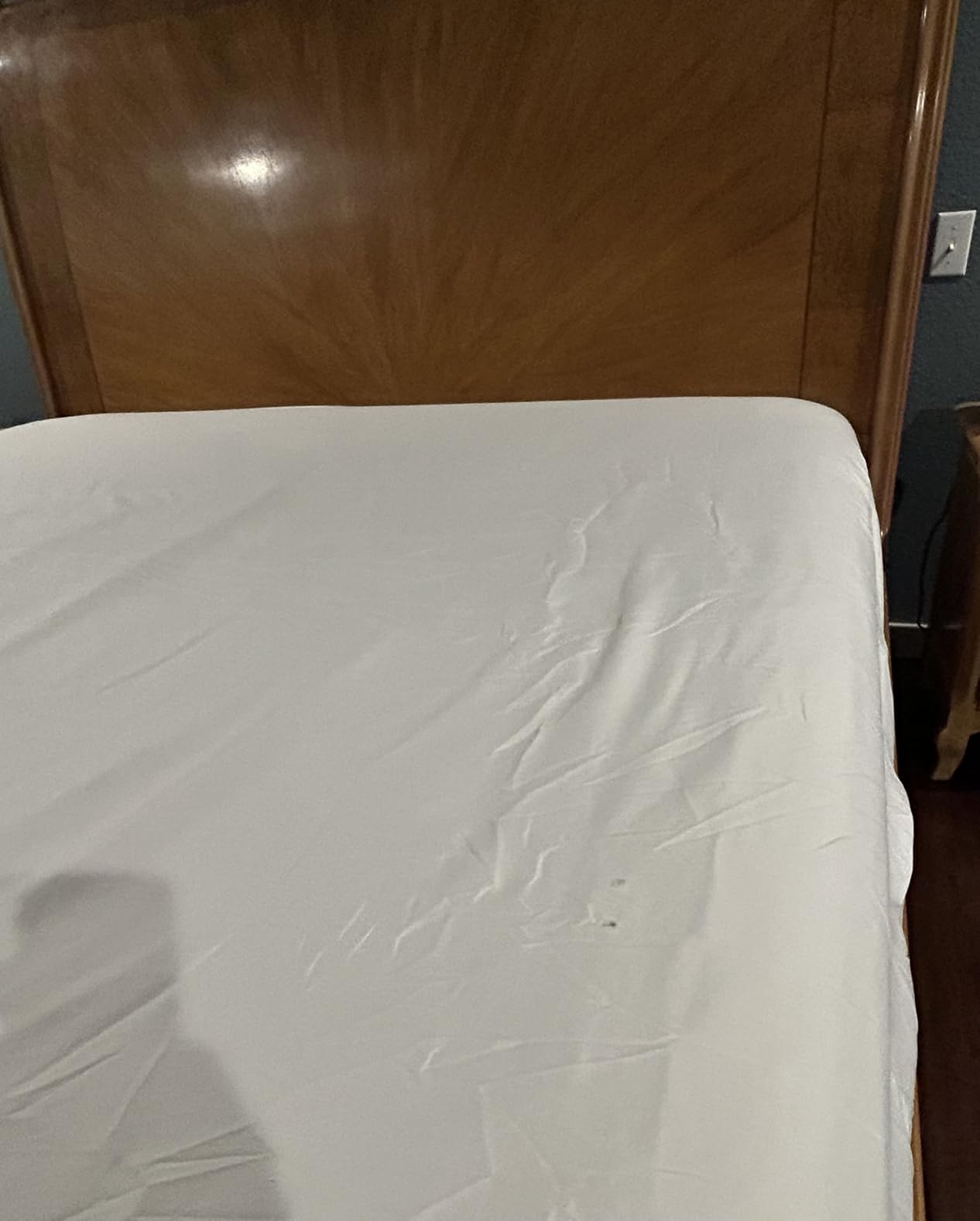 Queen Size 4 Piece Sheet Set - Comfy Breathable & Cooling Sheets - Hotel Luxury Bed Sheets for Women & Men - Deep Pockets, Easy-Fit, Extra Soft and Wrinkle Free Sheets - White Oeko-Tex Bed Sheet Set customer photo 1