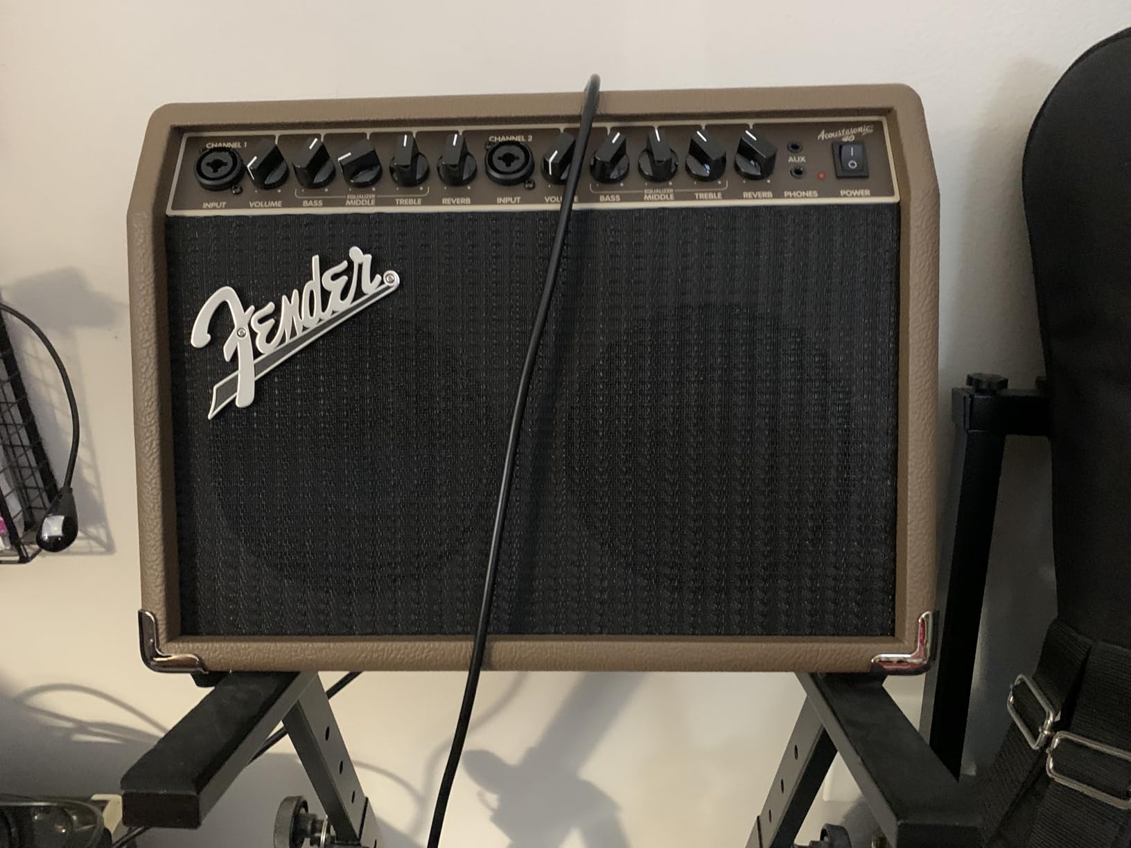 Fender Acoustasonic Guitar Amp for Acoustic Guitar, 40 Watts, with 2-Year Warranty 2x6.5 Inch Speakers, Chorus Effect, Dual Front-panel Inputs customer photo 1