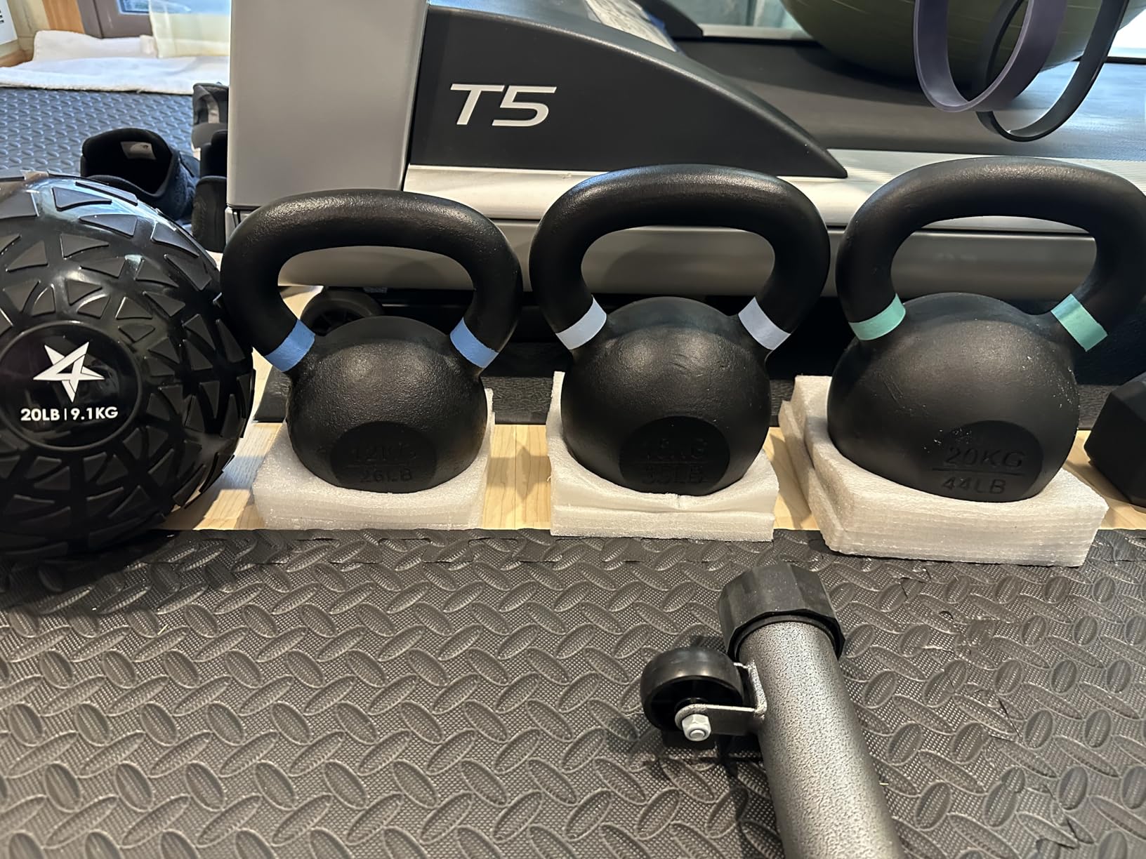 Yes4All Powder Coated Kettlebell, Cast Iron Core with Non-Slip Handle & Flat Bottom customer photo 1