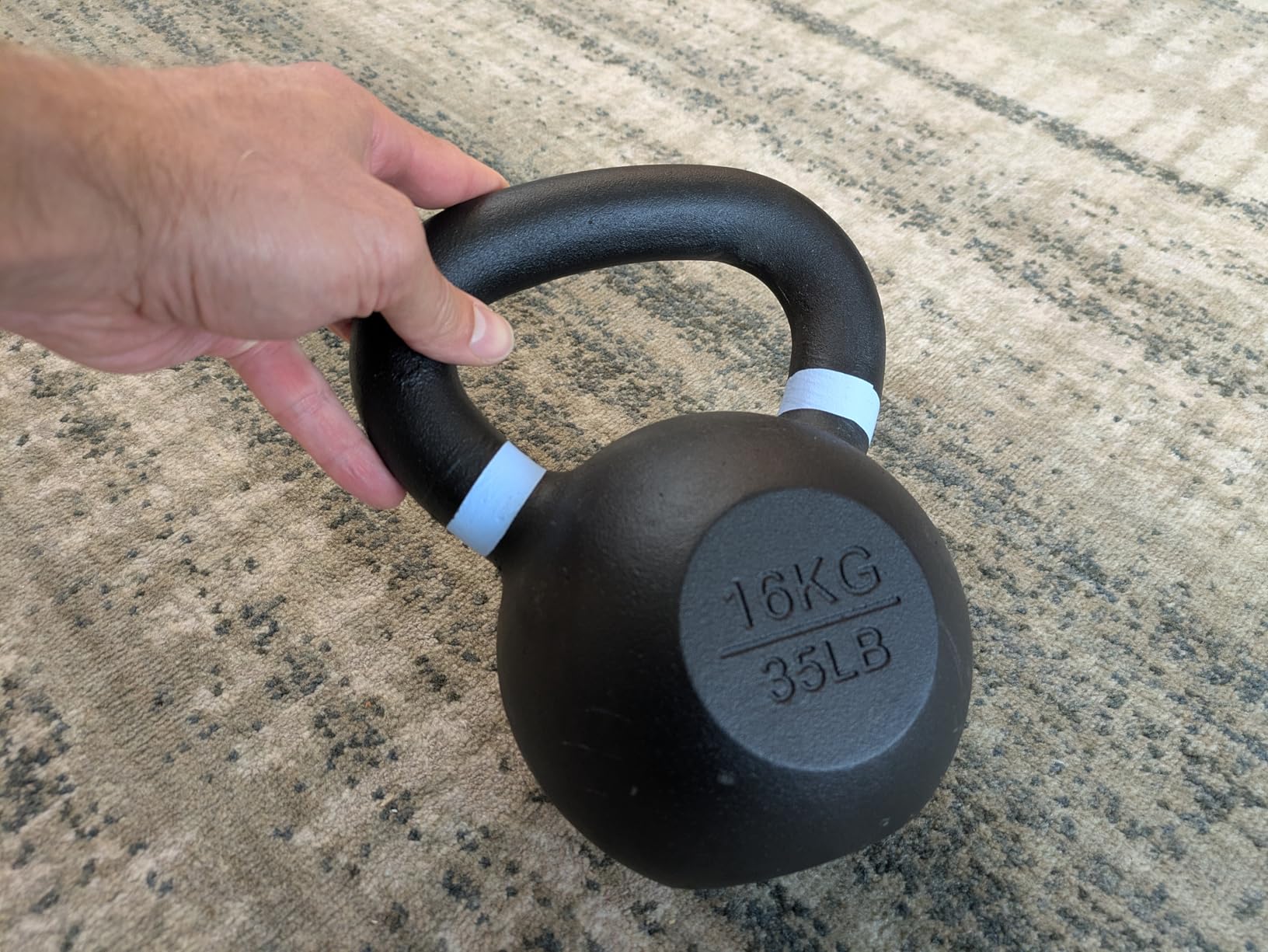 Yes4All Powder Coated Kettlebell, Cast Iron Core with Non-Slip Handle & Flat Bottom customer photo 2