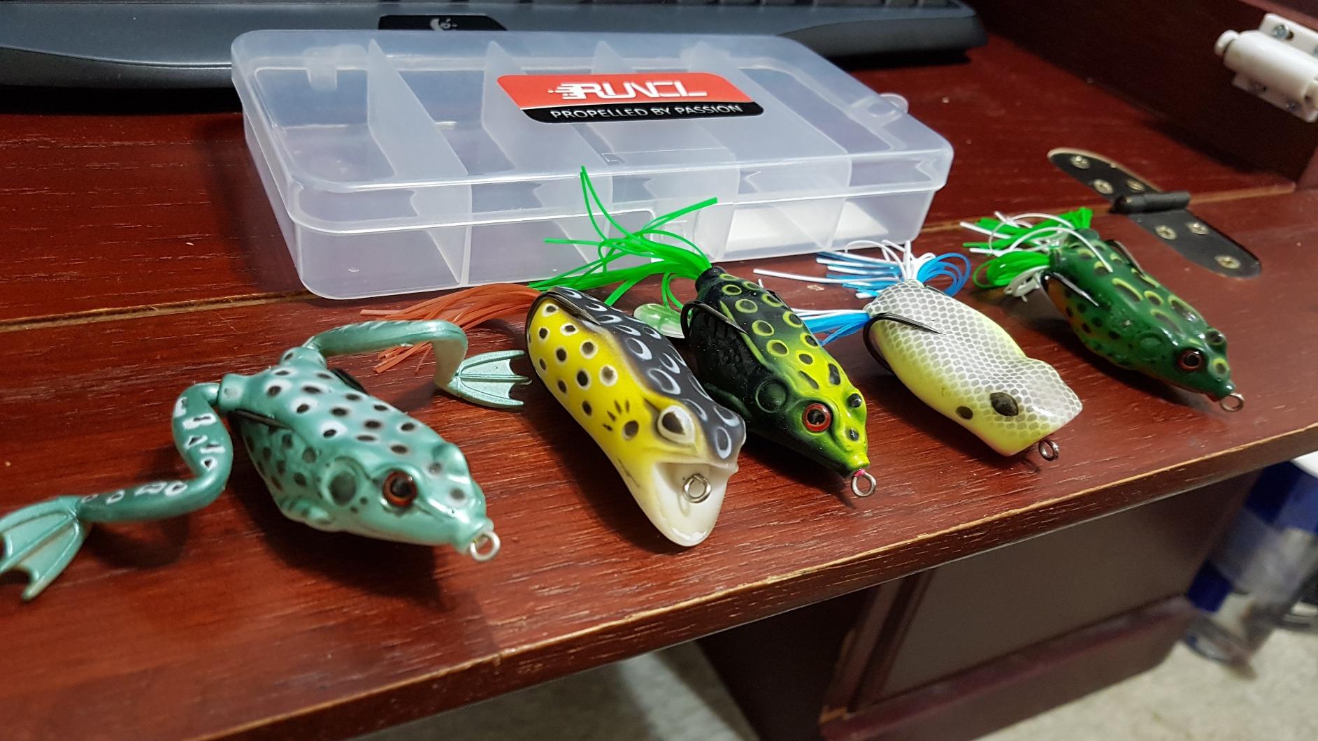 RUNCL Topwater Frog Lures - 5PCS Durable Lifelike Silicone Bass Bait Kit for Freshwater & Saltwater, Realistic Floating Frog Lures for Topwater Fishing of Pike, Snakehead, Salmon, Trout & Catfish customer photo 1