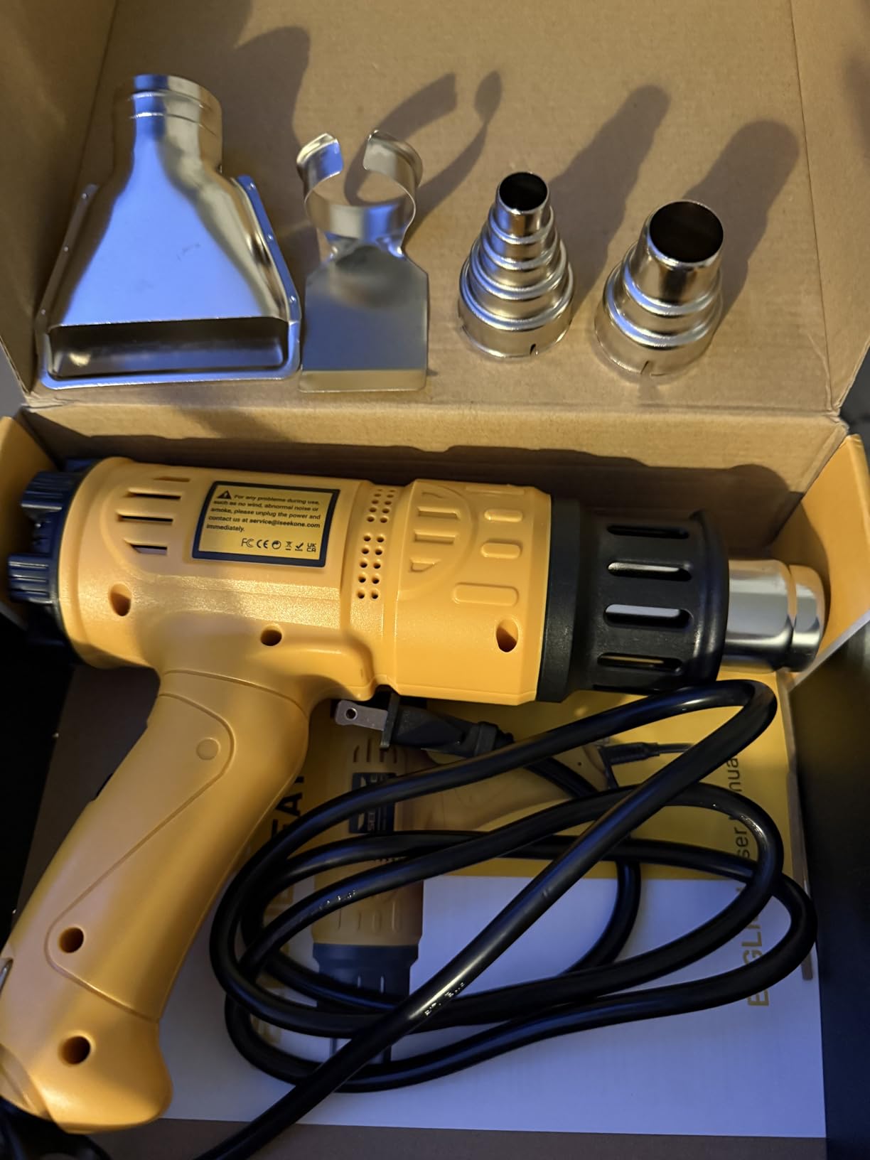 SEEKONE Heat Gun 1800W 122℉-1202℉ Fast Heating Heavy Duty Hot Air Gun Kit Variable Temperature Control Overheat Protection with 4 Nozzles for Crafts, Shrinking PVC, Stripping Paint customer photo 1