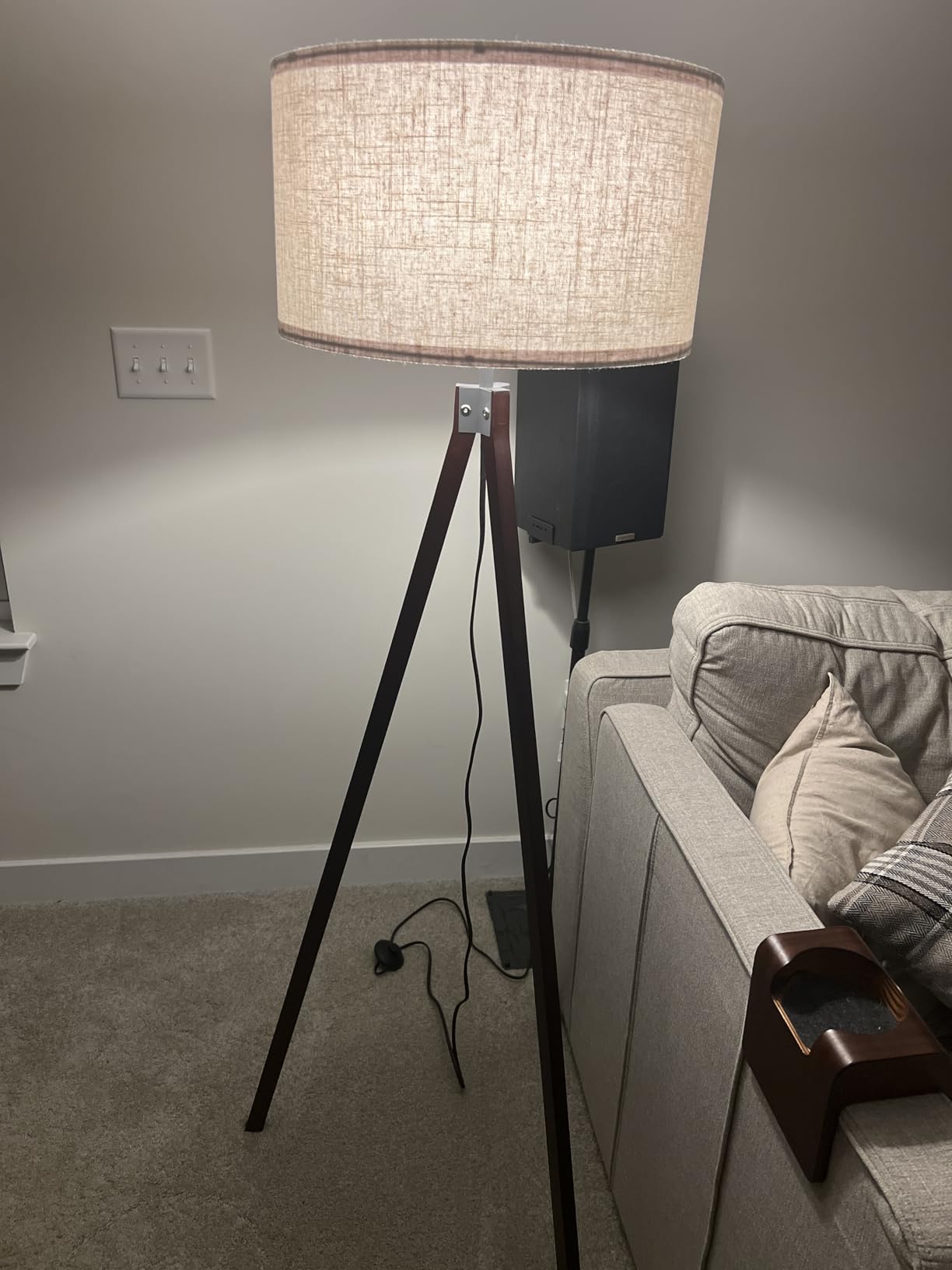 LEPOWER Wood Tripod Floor Lamp, Mid Century Standing Lamp, Modern Design Studying Light for Living Room, Bedroom, Study and Office, Flaxen Linen Shade with E26 Base Brown customer photo 1