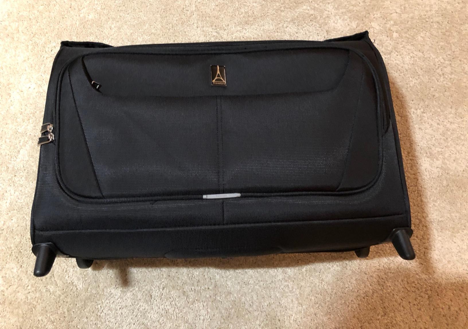 Travelpro Maxlite 5 Softside Lightweight Carry-On Upright 2 Wheel Rolling Garment Bag, 22-Inch - Black customer photo 2