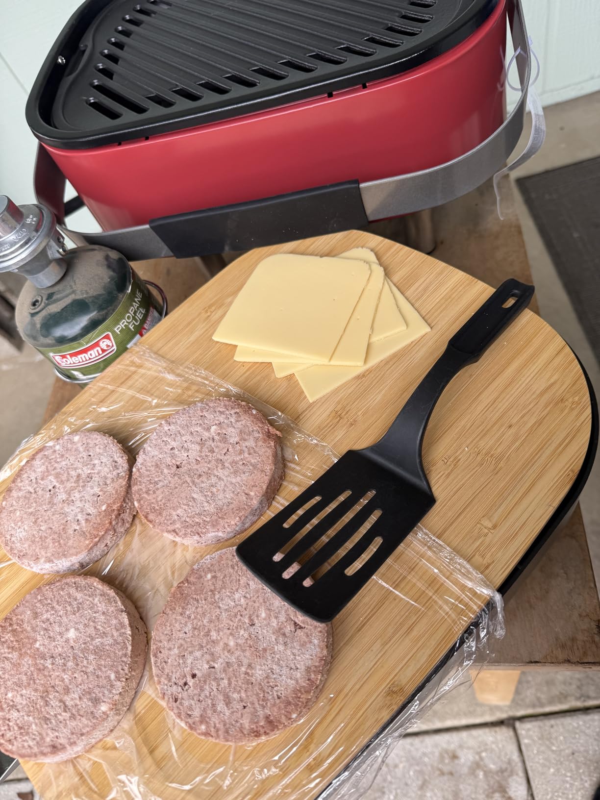 Cuisinart Venture Portable Gas Grill, Small Camping Grill with Cutting Board and Handle, Non Stick Porcelain Enameled Cast Iron Grate, 9,000 BTU Stainless Steel Burner for Camping, Tailgates, Beaches customer photo 1