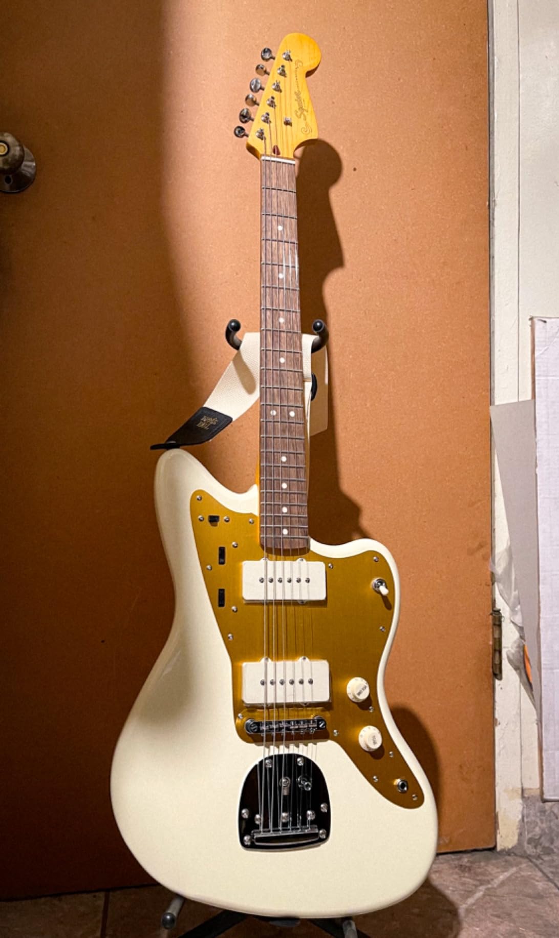Squier J Mascis Jazzmaster Electric Guitar - Vintage White customer photo 2