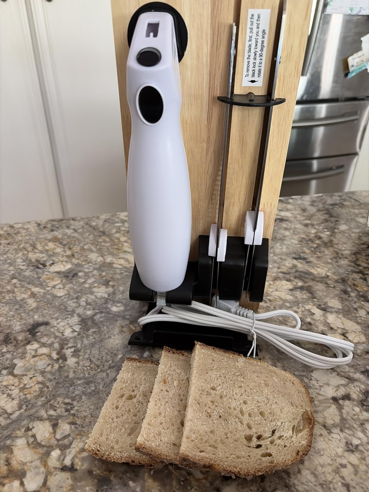 NutriChef Electric Carving Turkey Slicer Kitchen Knife | Portable Electrical Food Cutter Knife Set with Carve Blades & Wood Stand | Cuts Meat, Bread, Cheese & Fruit | White customer photo 1