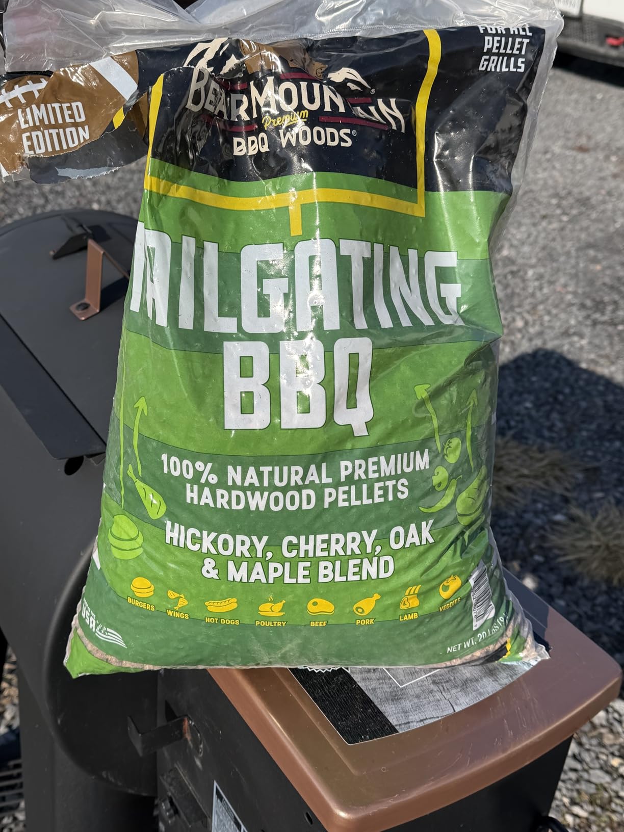 Bear Mountain Alder BBQ Wood Pellets for Smoker and Grill, 20 lb Bag - All-Natural Hardwood for Outdoor Barbecue Smoking and Grilling with Delicate Sweet Smoke Flavor customer photo 2