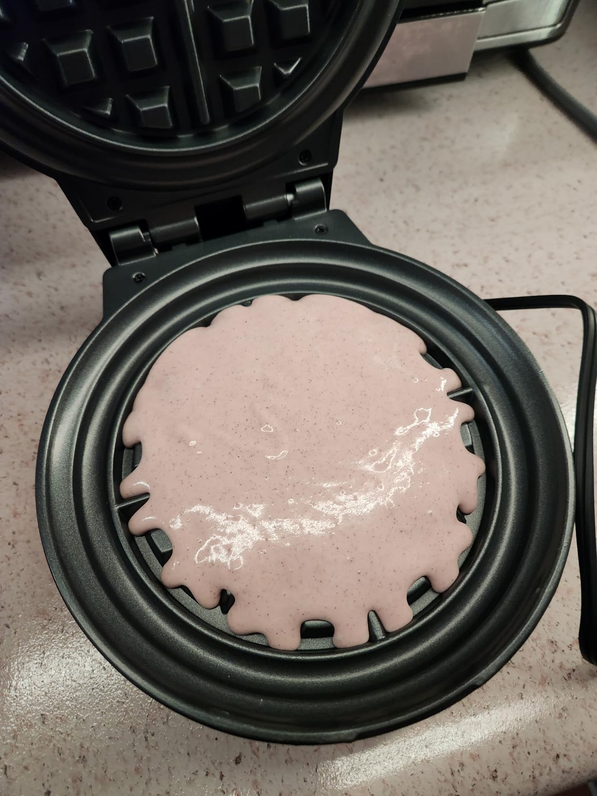 Chefman Anti-Overflow Belgian Waffle Maker w/Shade Selector, Temperature Control, Mess Free Moat, Round Iron w/Nonstick Plates & Cool Touch Handle, Measuring Cup Included, Black customer photo 2