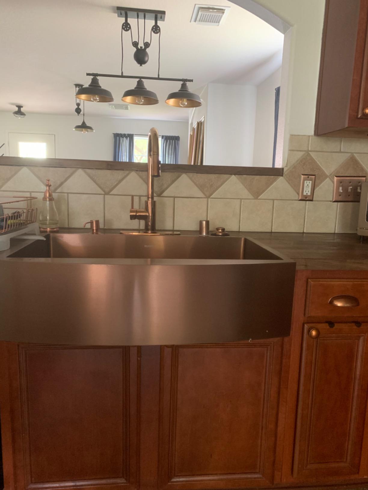 Ruvati Copper Tone 33-inch Apron-Front Farmhouse Kitchen Sink - Matte Bronze Stainless Steel Single Bowl - RVH9733CP customer photo 2