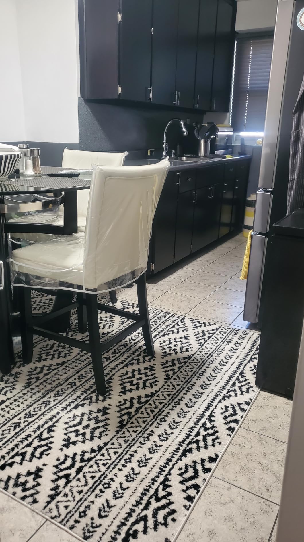 SAFAVIEH Area Rug 8x10 - Tulum Collection - Ivory & Grey, Moroccan Boho Tribal Design, Non-Shedding & Easy to Clean, Ideal for Living Room, Bedroom, Dining Space (TUL272A) customer photo 1