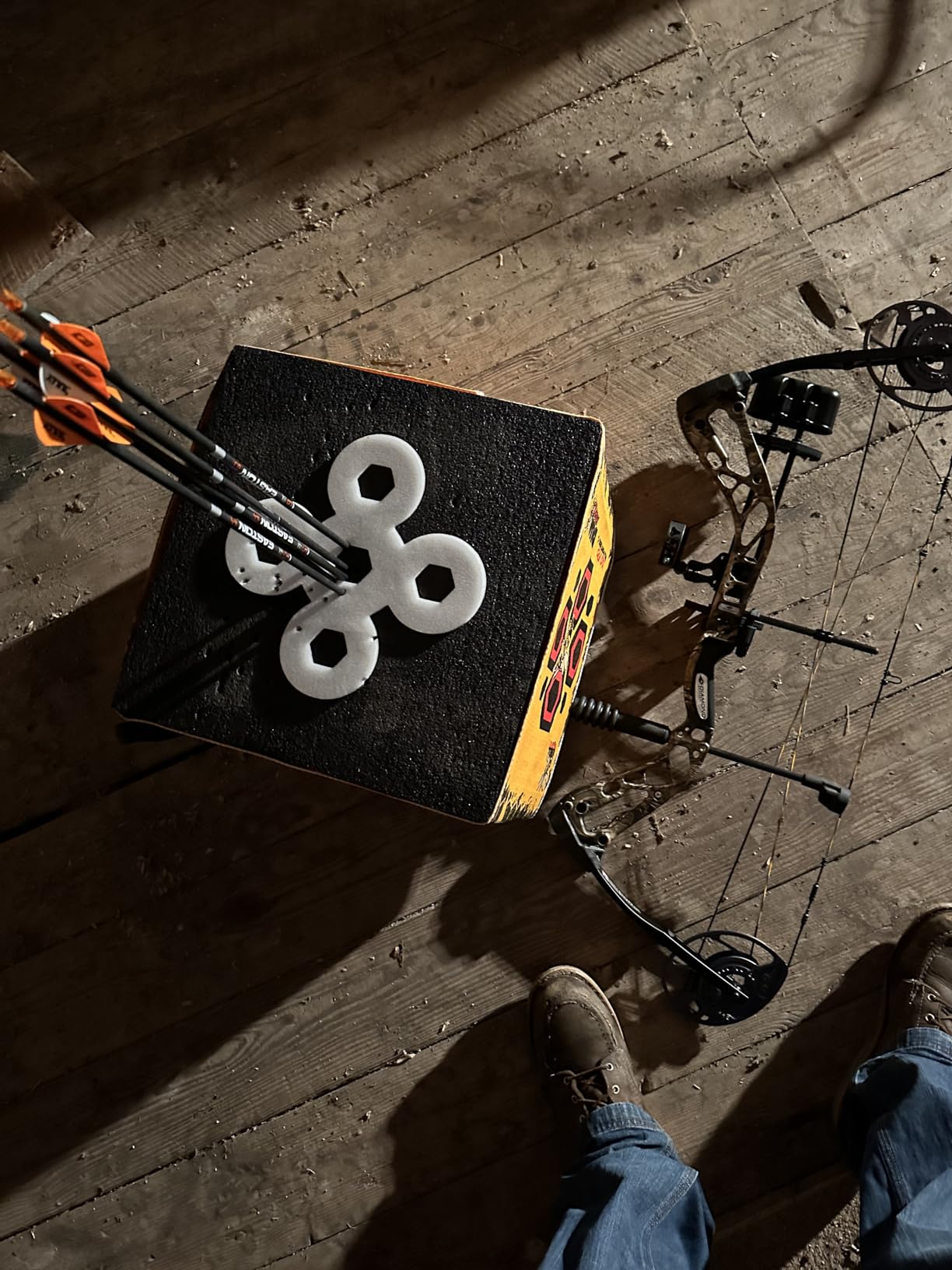 Diamond Archery Edge 320 Compound Bow, 70lbs, Fully Adjustable, Versatile and Accurate customer photo 1