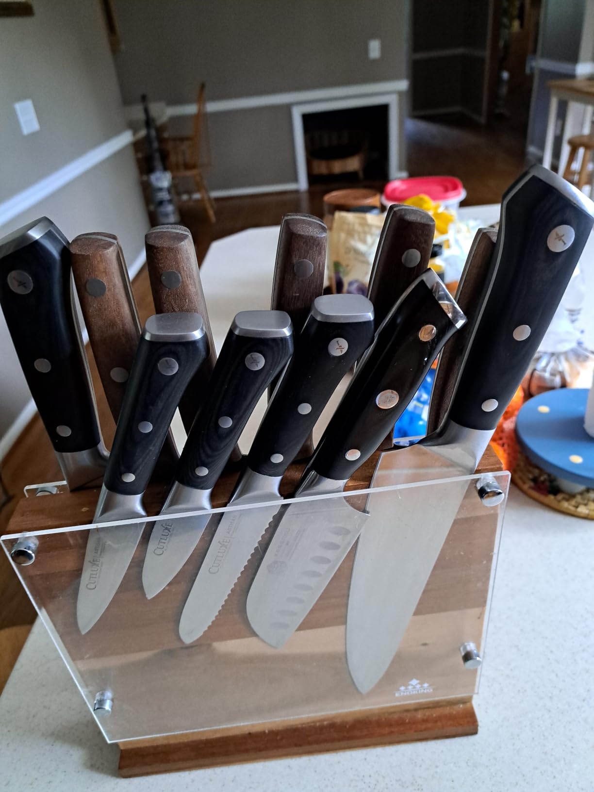 Cutluxe Bread Knife 10-Inch Serrated Knife Forged High Carbon German Steel Artisan Series customer photo 1