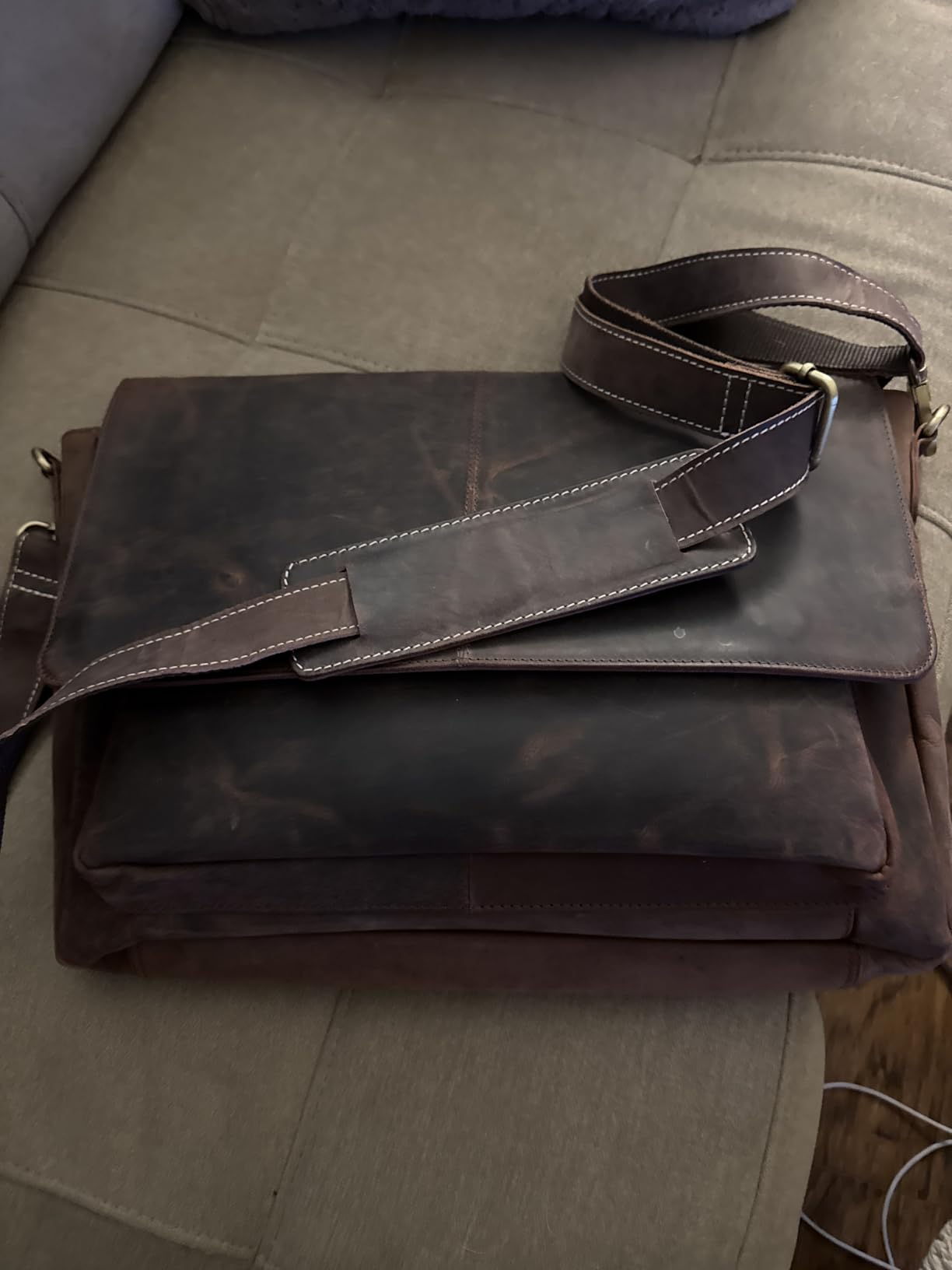 Oak Leathers Leather Messenger Bag for Men and Women - Laptop Briefcase Bag For College, Office customer photo 1
