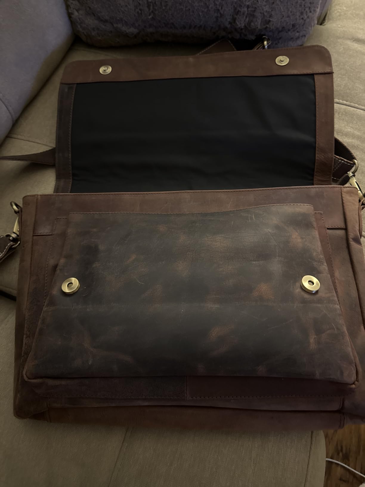 Oak Leathers Leather Messenger Bag for Men and Women - Laptop Briefcase Bag For College, Office customer photo 2