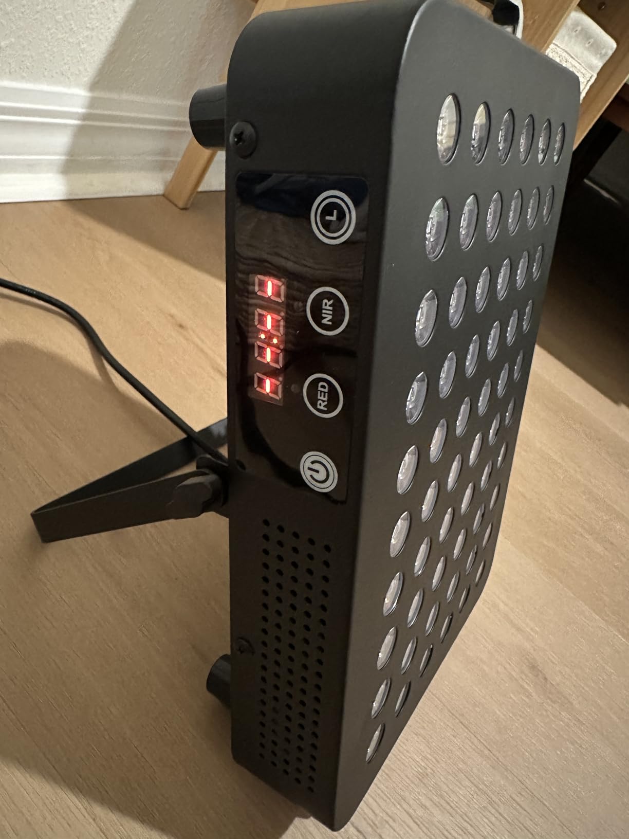 BestQool Red Light Therapy, Dual Chip Elite Grade LED Red Infrared Light Panel with Near-Infrared Light 660nm 850nm High Power Red Light Therapy Device at Home, Ideal for Body, Face, 105W (Black 60) customer photo 2