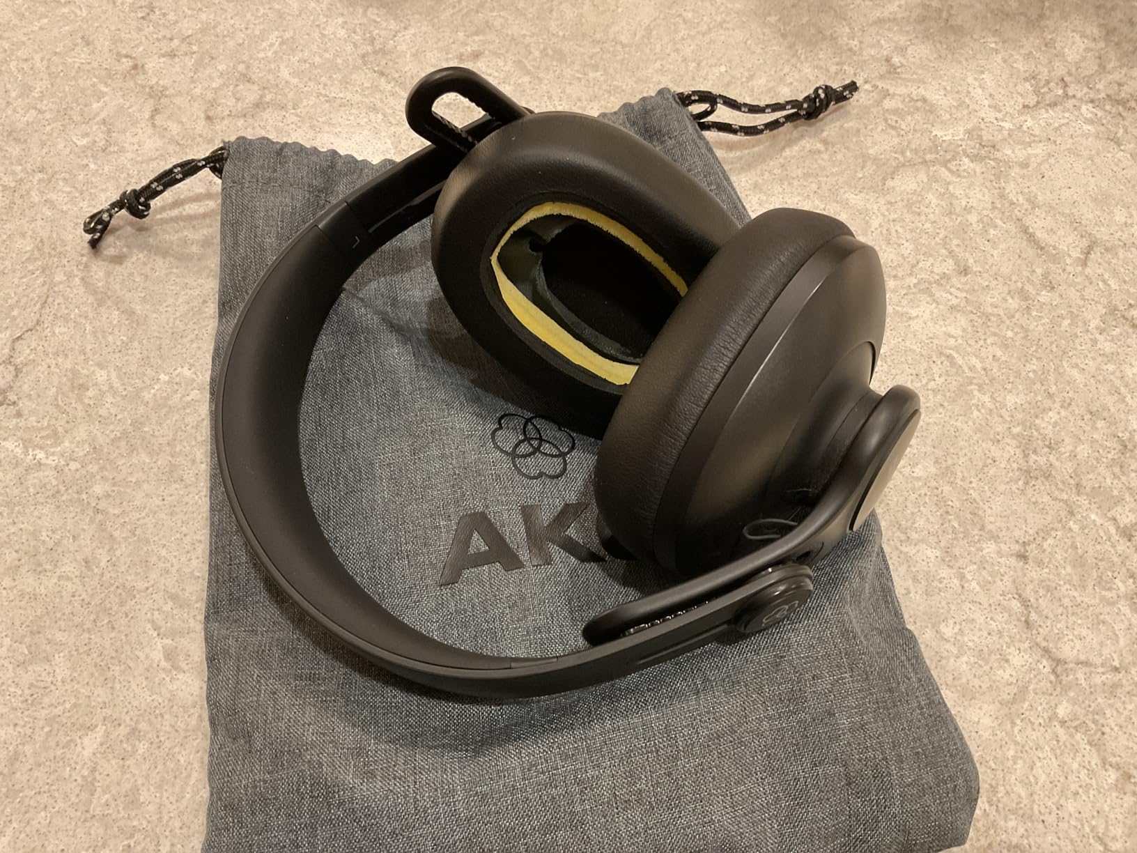 AKG Pro Audio K361BT Bluetooth Wireless or Wired, Over-Ear, Closed-Back, Light Weight, Foldable, Professional Recording Studio Headphones, Studio Monitor Mixing, Podcast, DJ Stereo Headsets, Black customer photo 1
