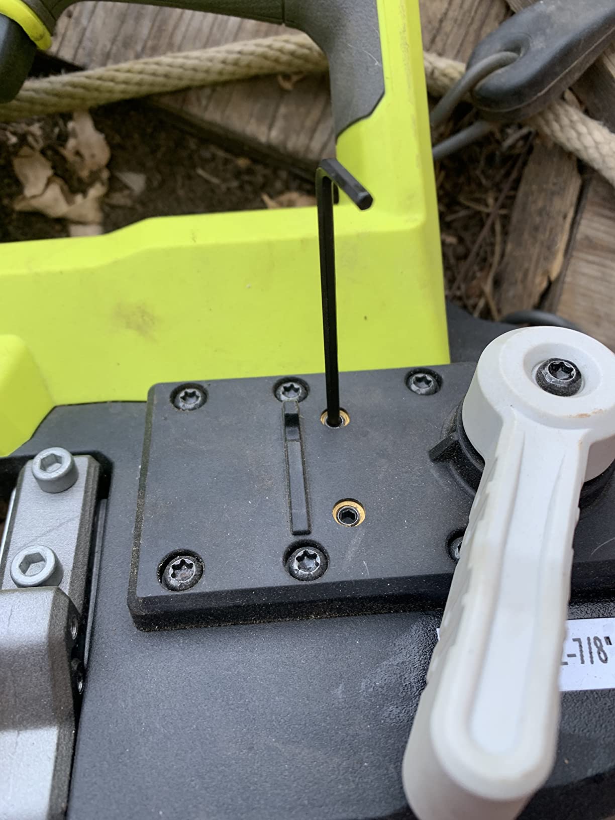 RYOBI ONE+ 18V Cordless 2-1/2 in. Compact Band Saw Tool ONLY P590 customer photo 2