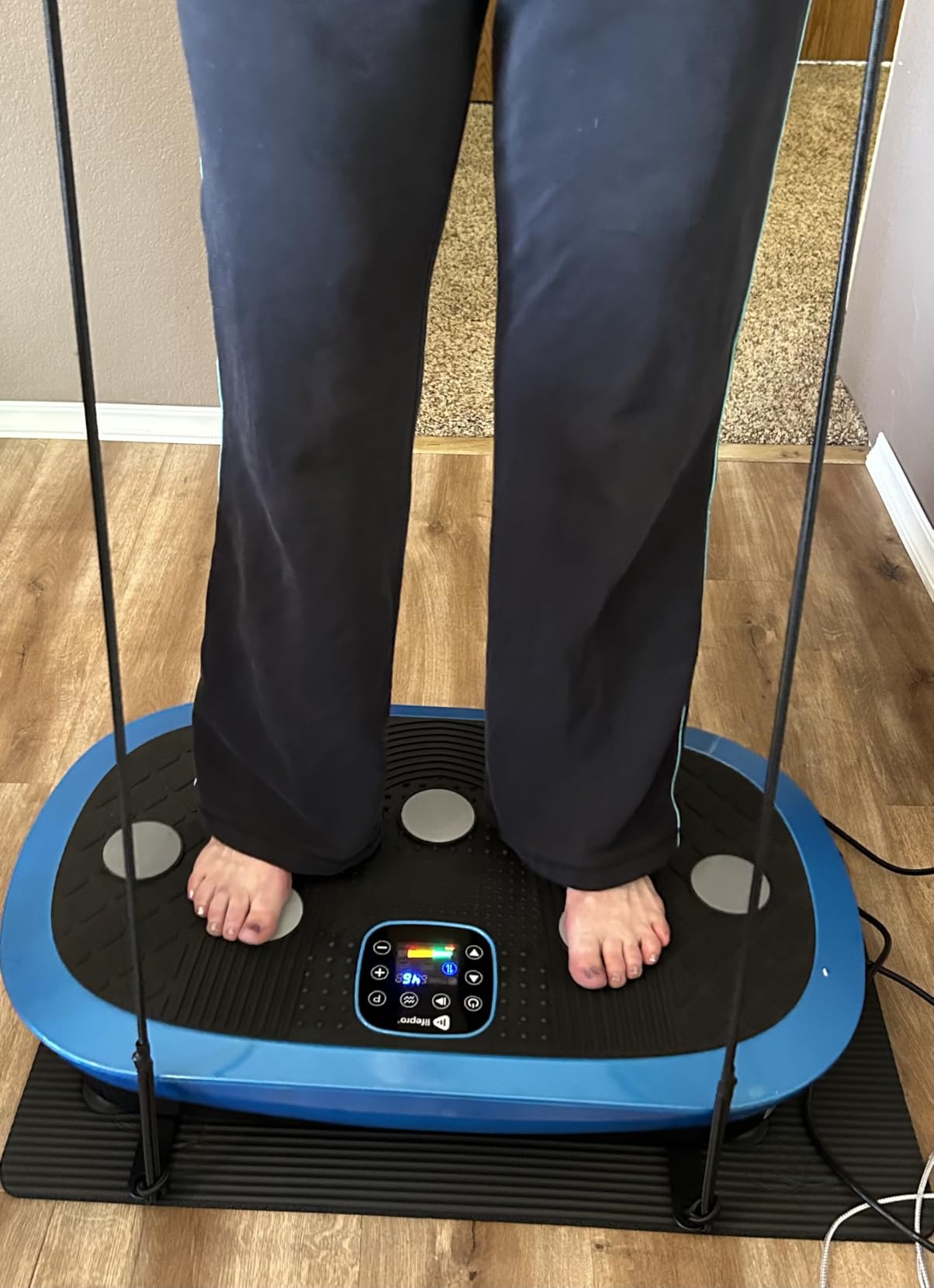 Lifepro Rumblex Plus/Pro 4D Vibration Plate for Lymphatic Drainage - Triple Motor Whole Body Vibration Platform Machine for Muscle Toning - 7 Training Modes, 60 Speed Levels & Resistance Bands customer photo 1