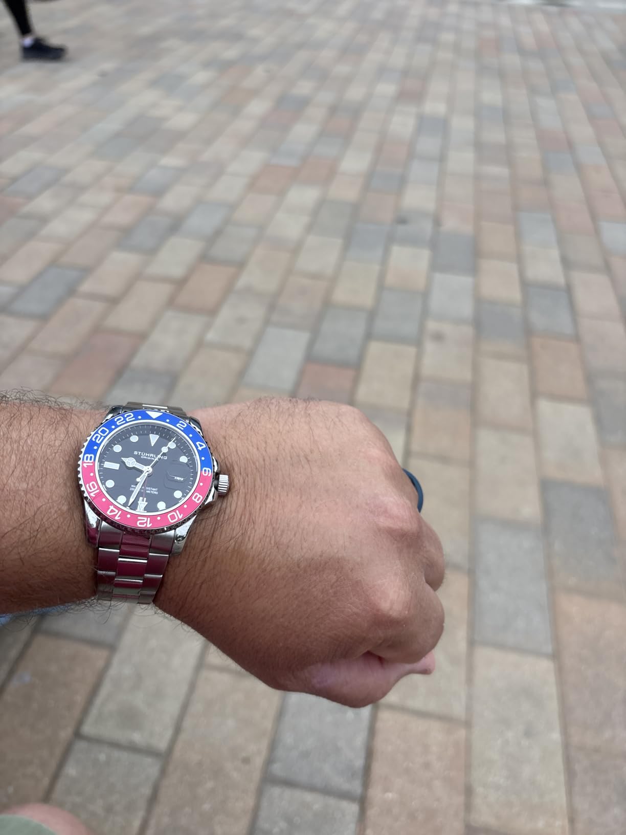 Men's Stainless Steel GMT Watch Quartz - 42mm Quartz Analog Wrist Watch for Men, Stainless Steel Case, Casual Work Watch, Water Resistant Watch customer photo 1