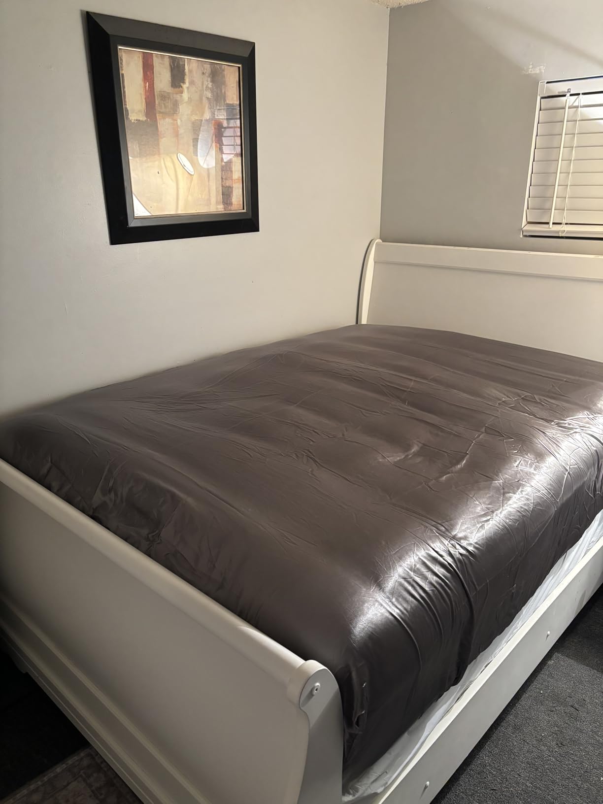MR&HM Satin Bed Sheets, Queen Size Sheets Set, 4 Pcs Silky Bedding Set with Elastic Corner Straps and 15 Inches Deep Pocket for Mattress (Queen, Black) customer photo 1