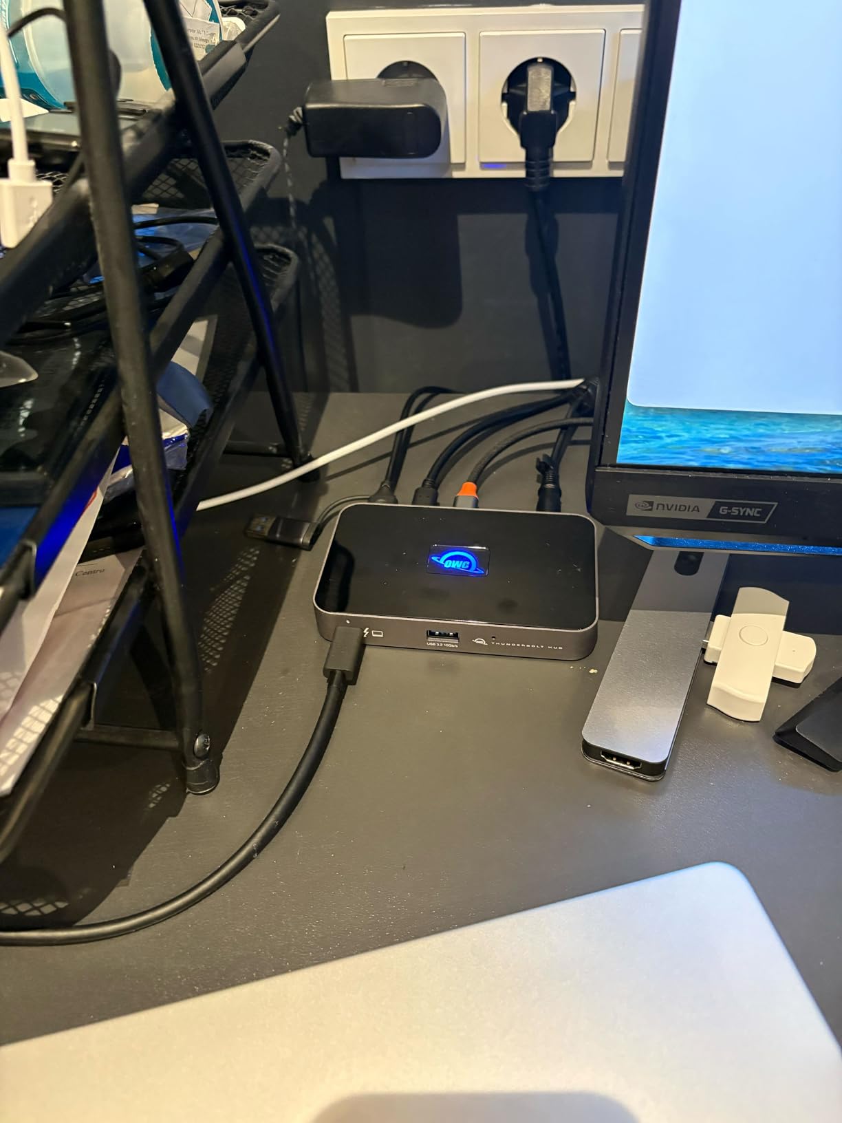 OWC Thunderbolt HUB with 4 X Thunderbolt 4 and 1 X USB-A customer photo 1