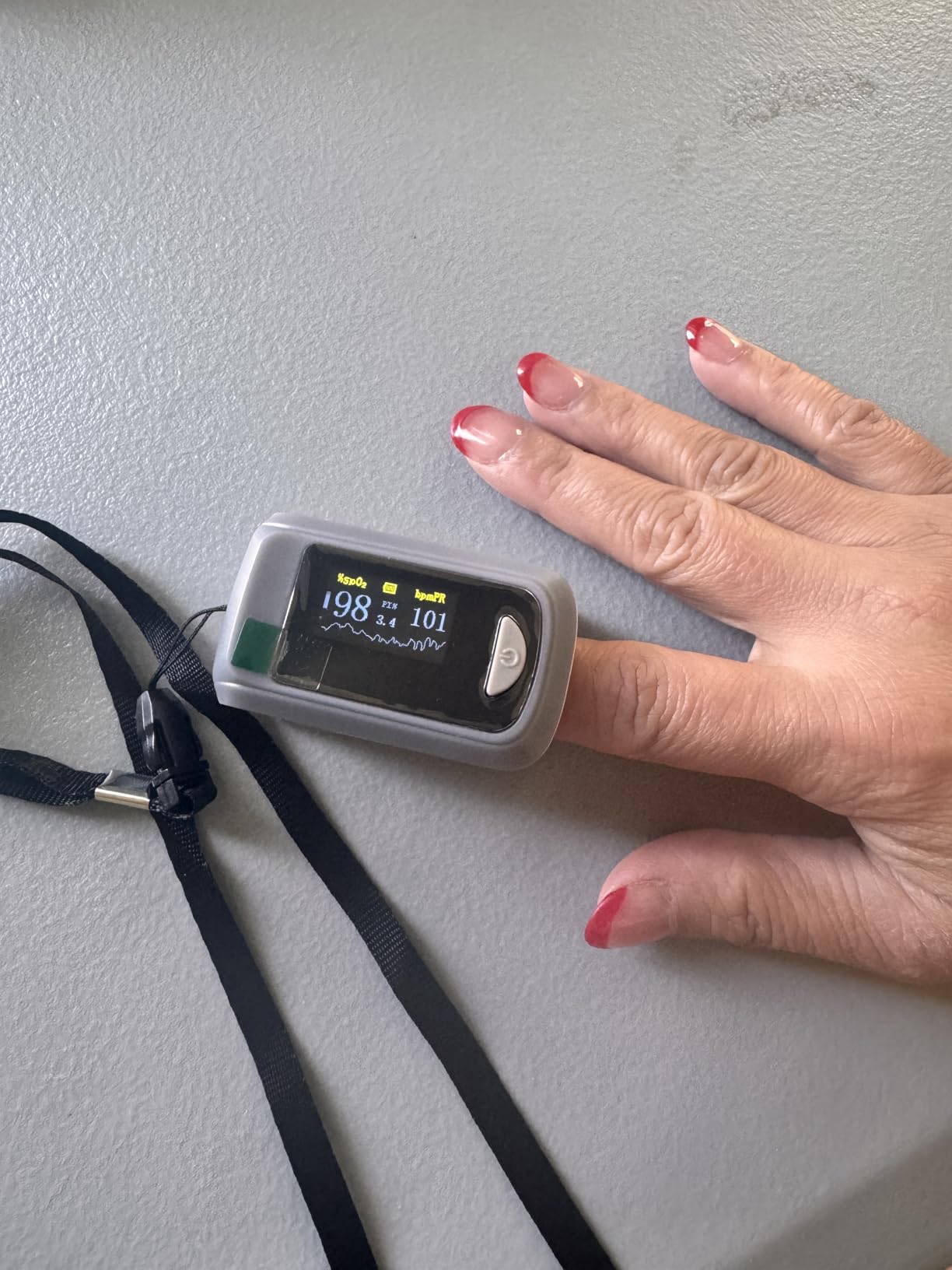 Healthtree JKS50B Pulse Oximeter Fingertip - Blood Oxygen monitor Fingertip with Perfusion Index, Fast 5-8s Reading, Large OLED Display, SpO2 & Heart Rate monitor for Home, Sports, Travel (Includes Batteries & Lanyard) customer photo 1
