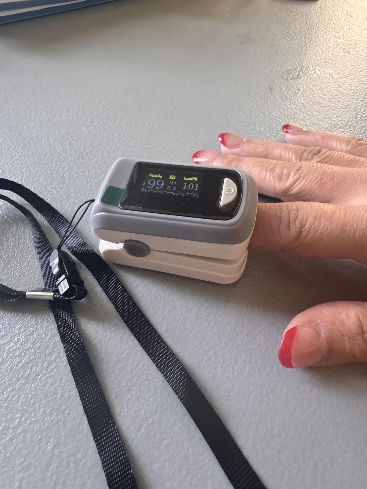 Healthtree JKS50B Pulse Oximeter Fingertip - Blood Oxygen monitor Fingertip with Perfusion Index, Fast 5-8s Reading, Large OLED Display, SpO2 & Heart Rate monitor for Home, Sports, Travel (Includes Batteries & Lanyard) customer photo 2