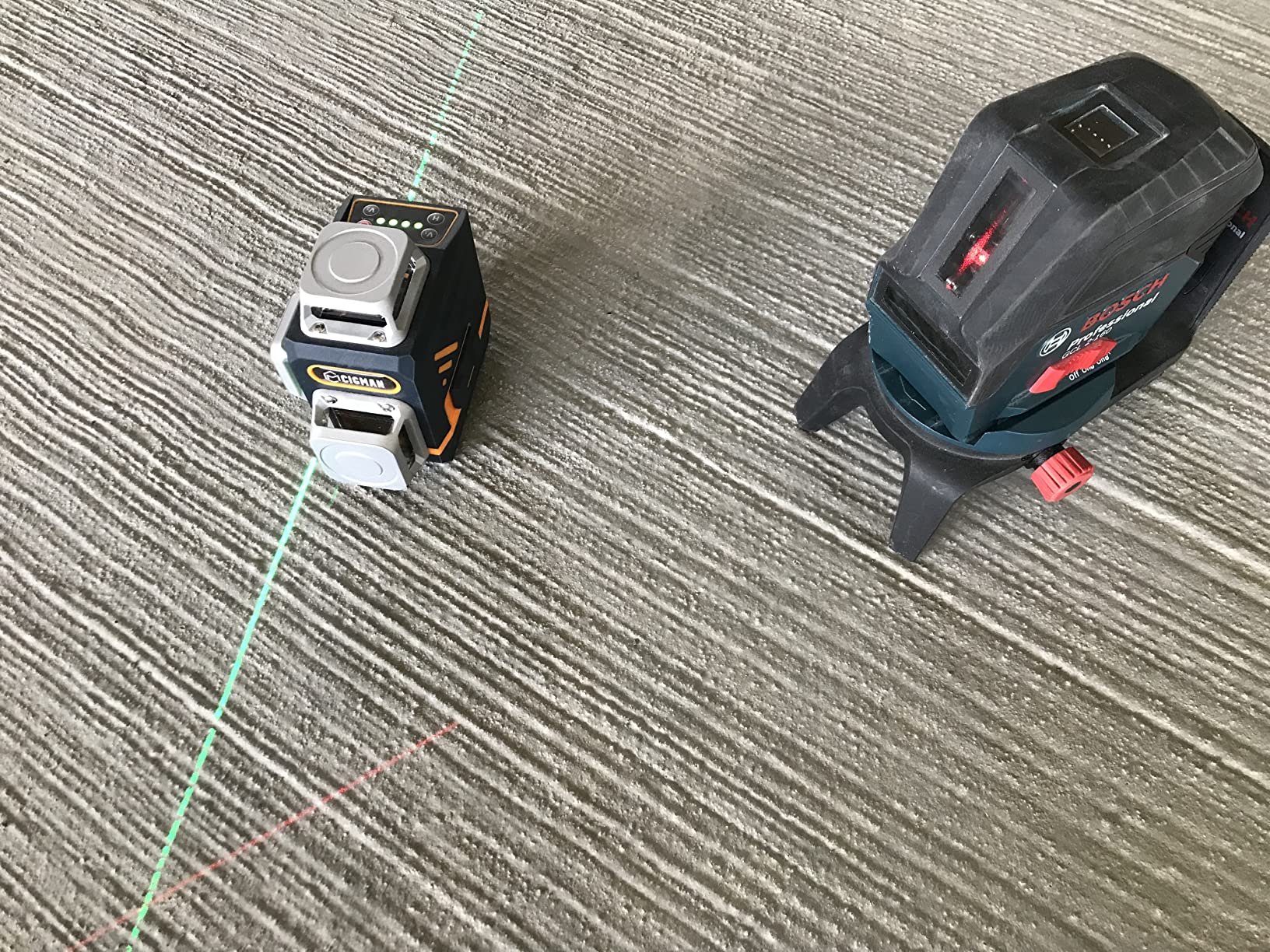 CIGMAN Laser Level Self Leveling 3x360 3D Green Cross Line for Construction and Picture Hanging, Rechargeable Battery, Remote Controller, Magnetic Rotating Stand Included customer photo 1