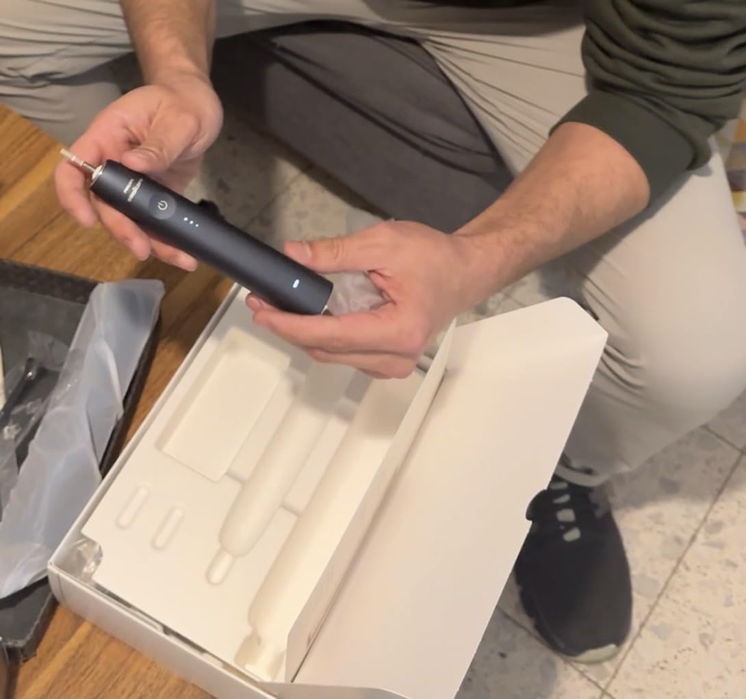Philips Sonicare DiamondClean 9900 Prestige Electric Toothbrush - with SenseIQ Technology and Advanced AI App, 5 Brushing Modes, 3 Intensity Levels, Charging Travel Case, Midnight Blue customer photo 2