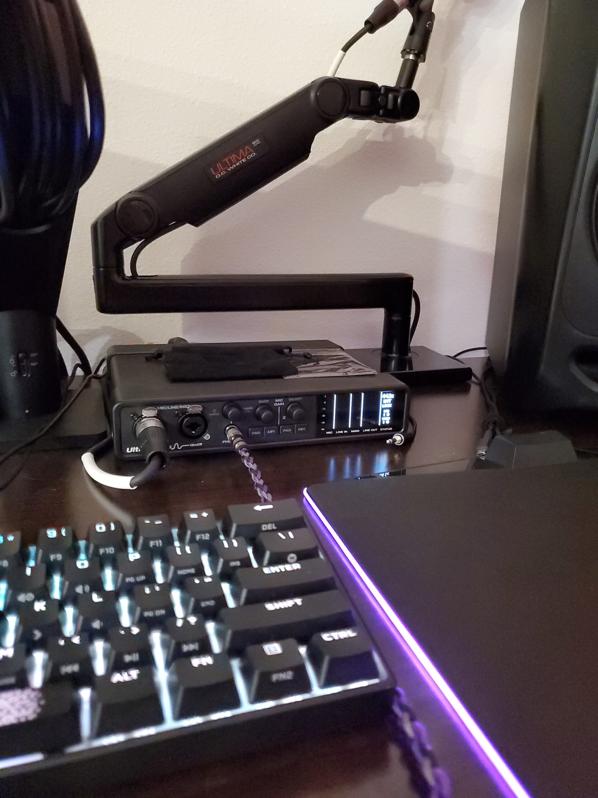 MOTU UltraLite-mk5 18x22 USB Audio Interface for Mac, Windows and iOS with Mixing and Effects customer photo 2