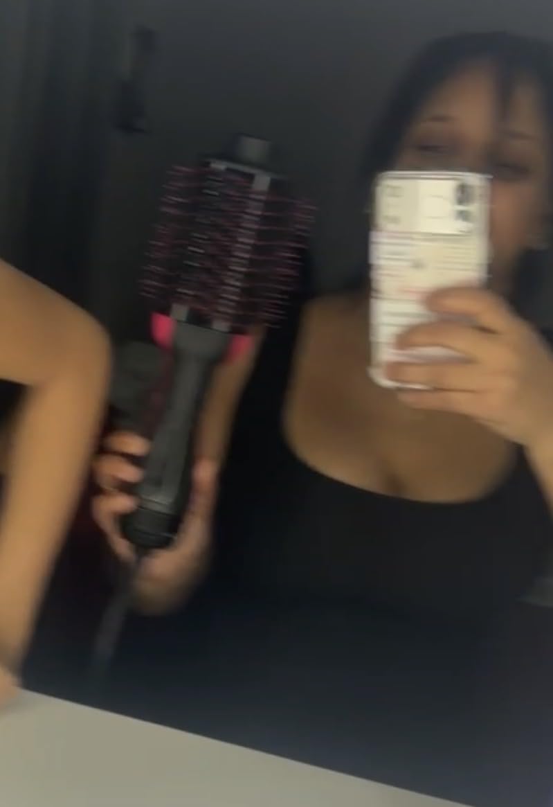 REVLON One Step Volumizer Plus Hair Dryer and Styler | More Volume, Less Damage, and More Styling Control for Easy and Fast Salon-Style Blowouts, Plus Travel Friendly (Black) customer photo 2