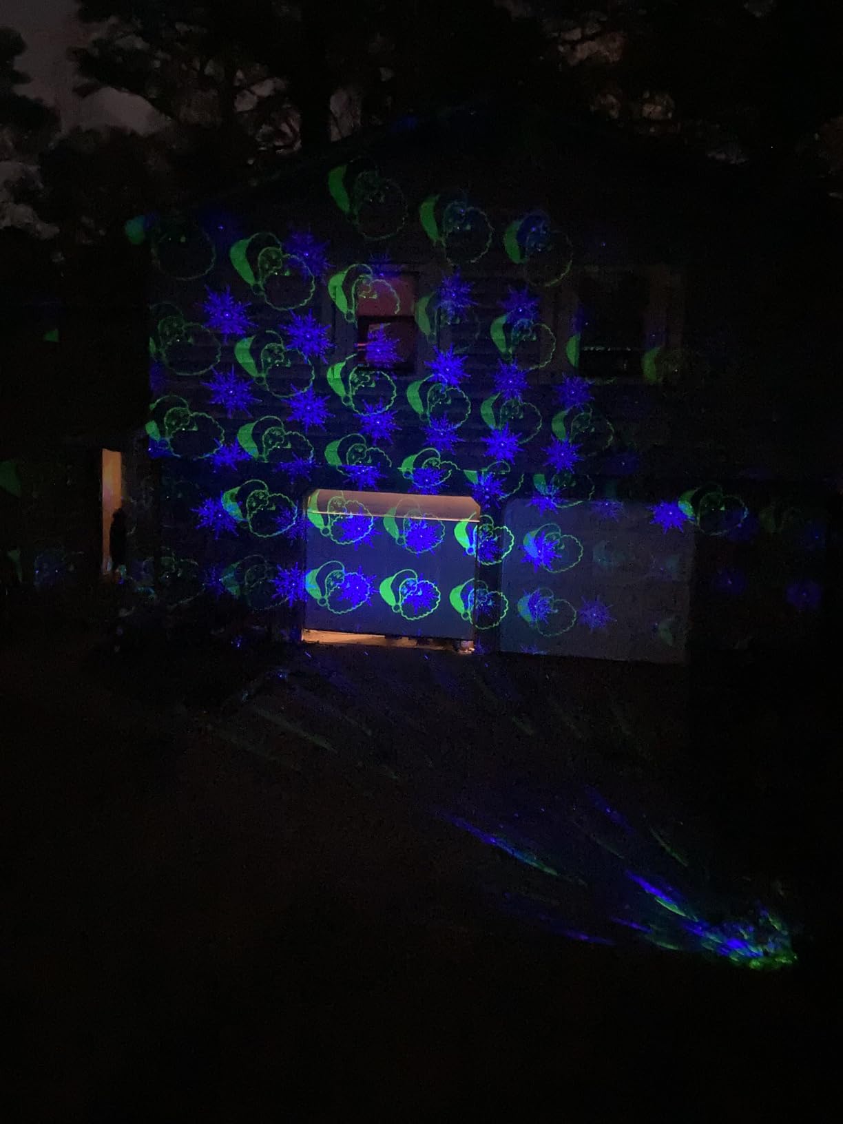 Christmas Projector Lights Outdoor, Led Christmas Laser Lights Landscape Spotlight Red and Green Star Show Waterproof with Remote Decorative Patterns customer photo 1