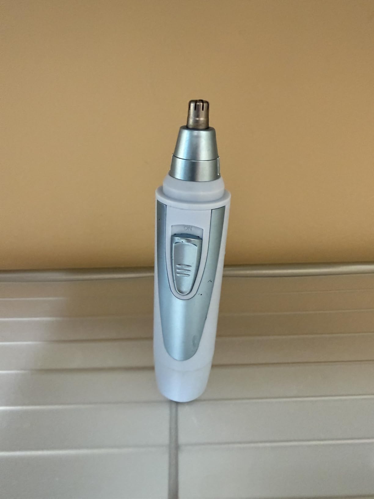 Ear and Nose Hair Trimmer Clipper - 2026 Professional Painless Eyebrow & Facial Hair Trimmer for Men Women, Battery-Operated Trimmer with IPX7 Waterproof, Dual Edge Blades for Easy Cleansing customer photo 2