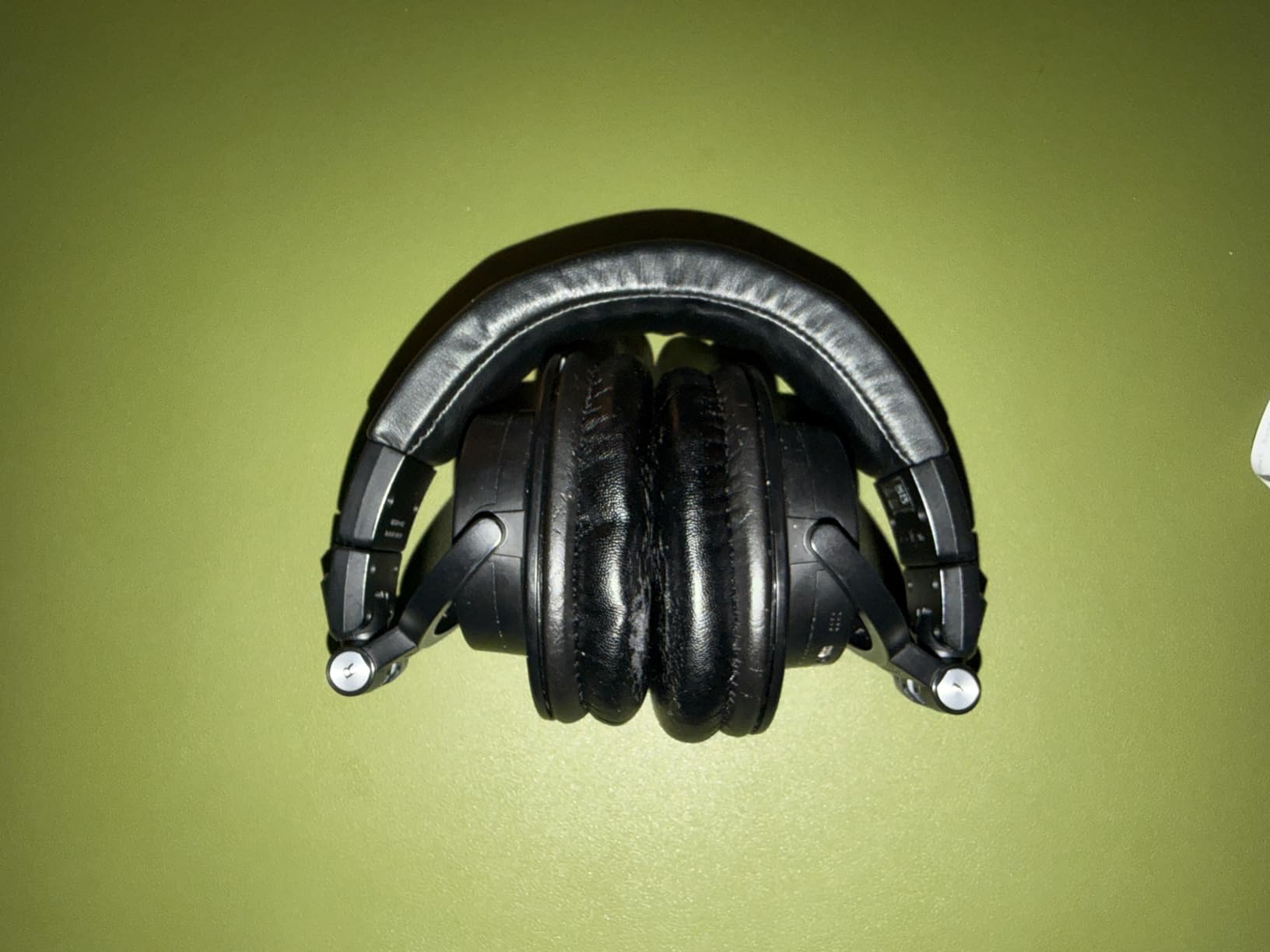 Audio-Technica ATH-M50XBT2 Wireless Over-Ear Headphones customer photo 1