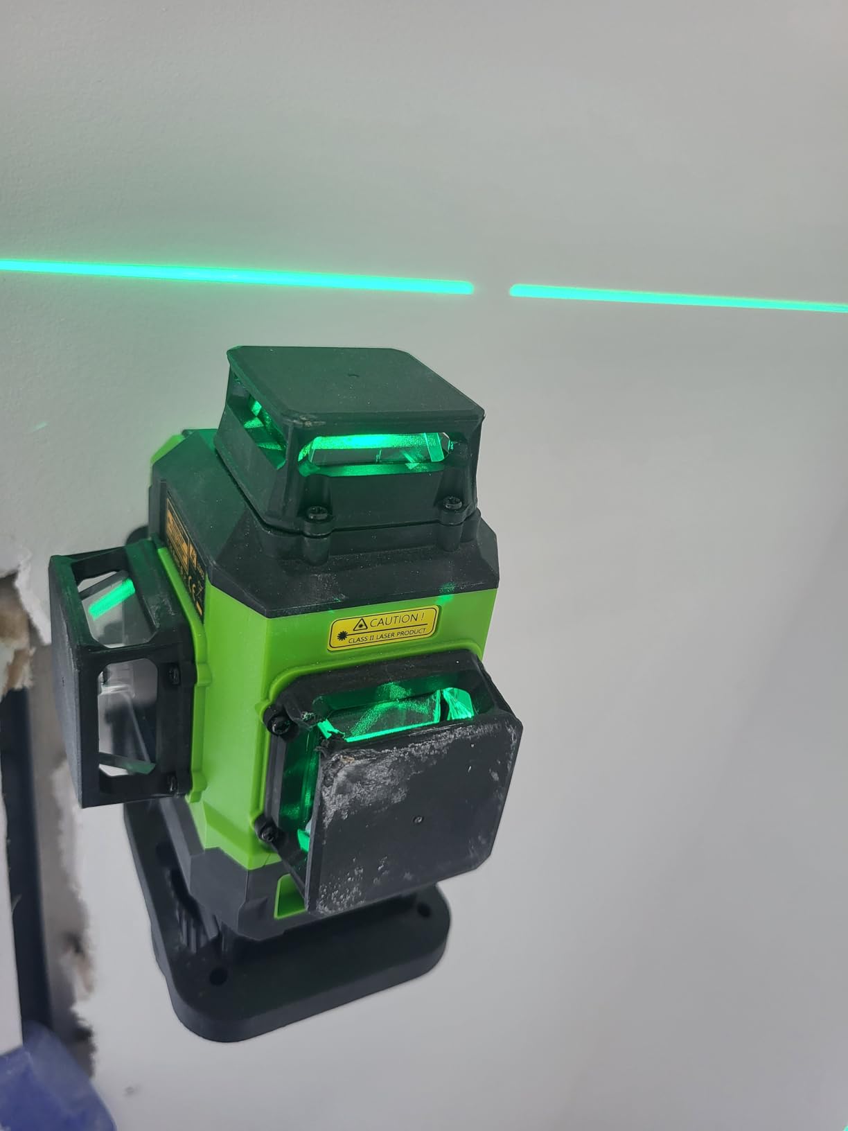 Huepar Laser Level 360 Self Leveling, Rechargeable Green Laser 4x360 Cross Line Lazer Leveler 4D Level Laser Tool for Construction - LS04CG customer photo 1