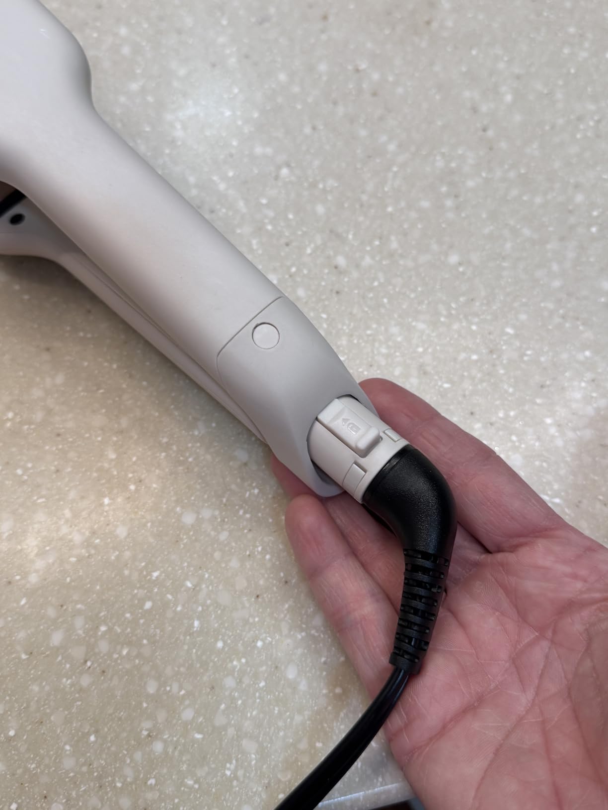 Remington Shine Therapy 1 inch Hair Straightener Iron, Flat Iron Infused with Argan Oil & Keratin, Professional Ceramic Flat Iron for Less Frizz, Shines and Smooth, Styling Tools customer photo 2