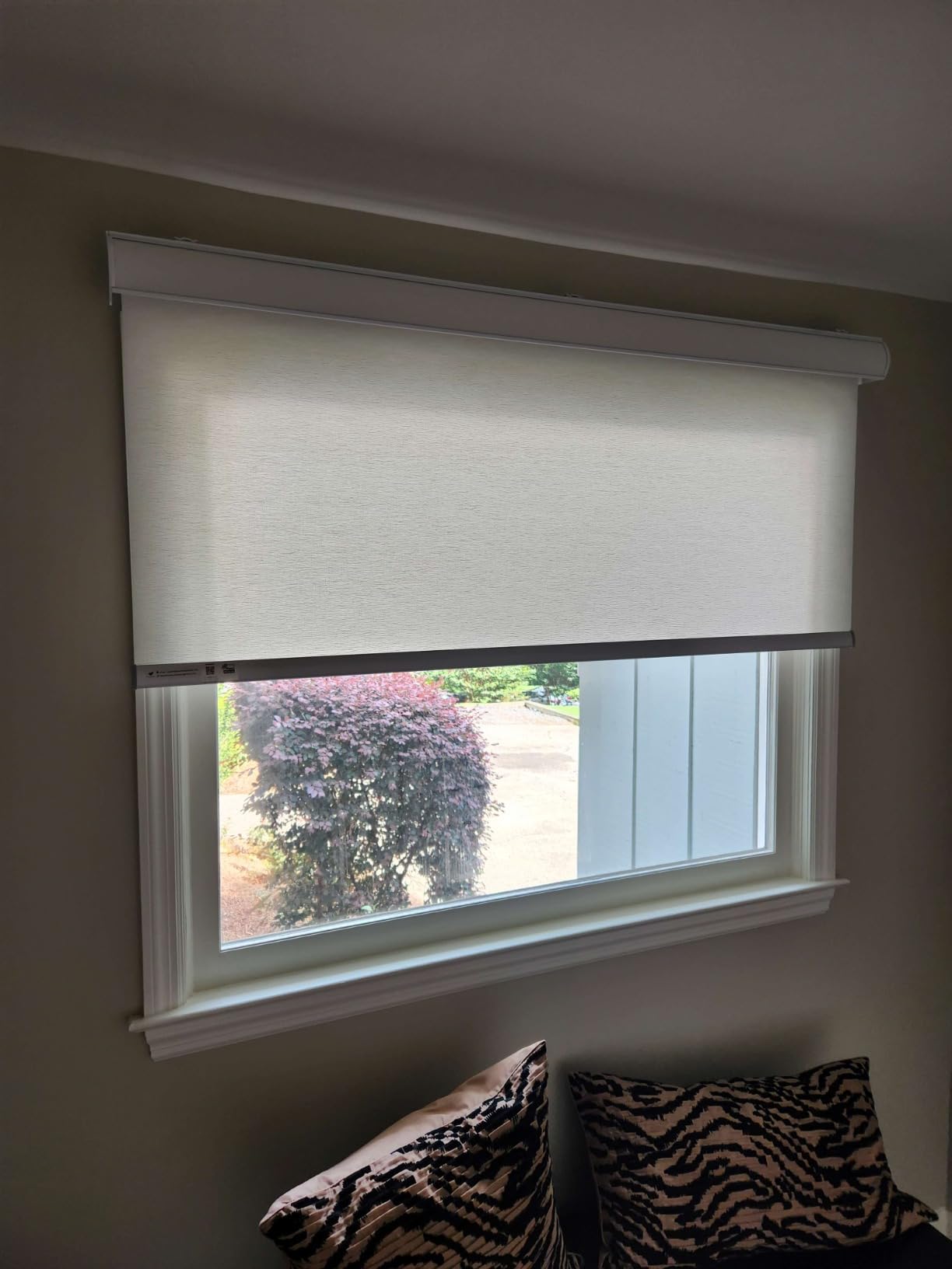 SmartWings Motorized Smart Blinds for Windows in Light Filtering, Electric Remote Roller Shades Compatible with Alexa/Google Home/Homekit, Custom Up to 110W x 148H, Linen Translucent White customer photo 1